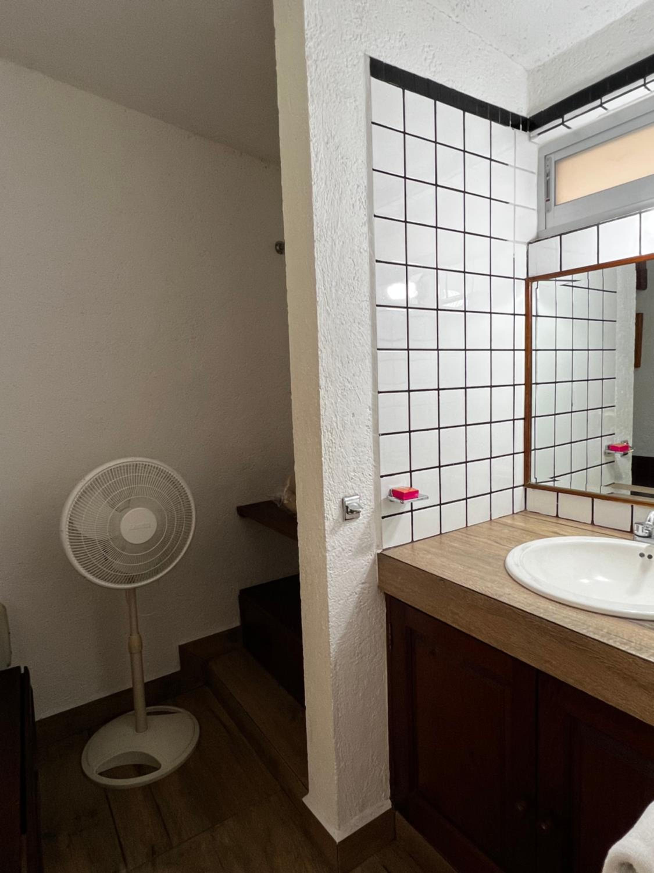 Double Room with Two Double Beds - Photo 5