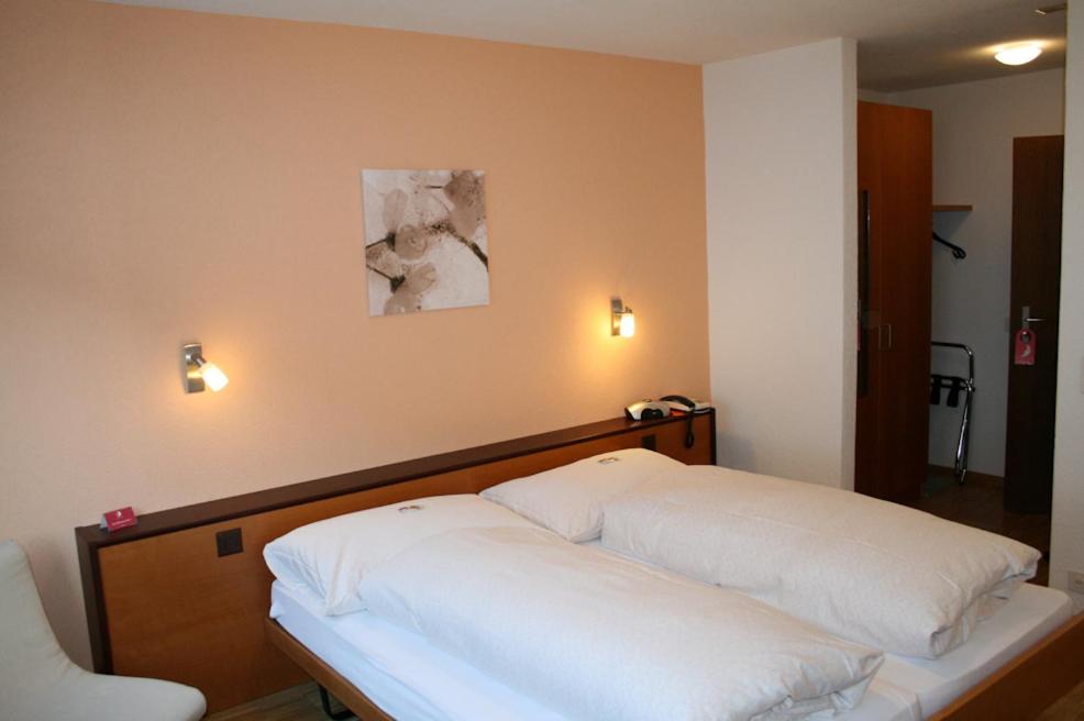 Standard Double Room - Photo 4