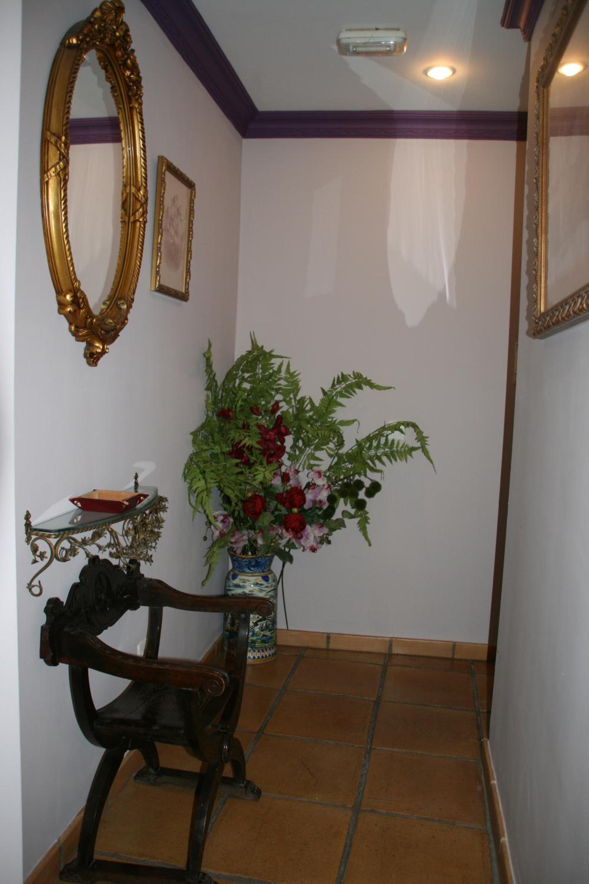 Double Room with Living Room and Balcony - Photo 9