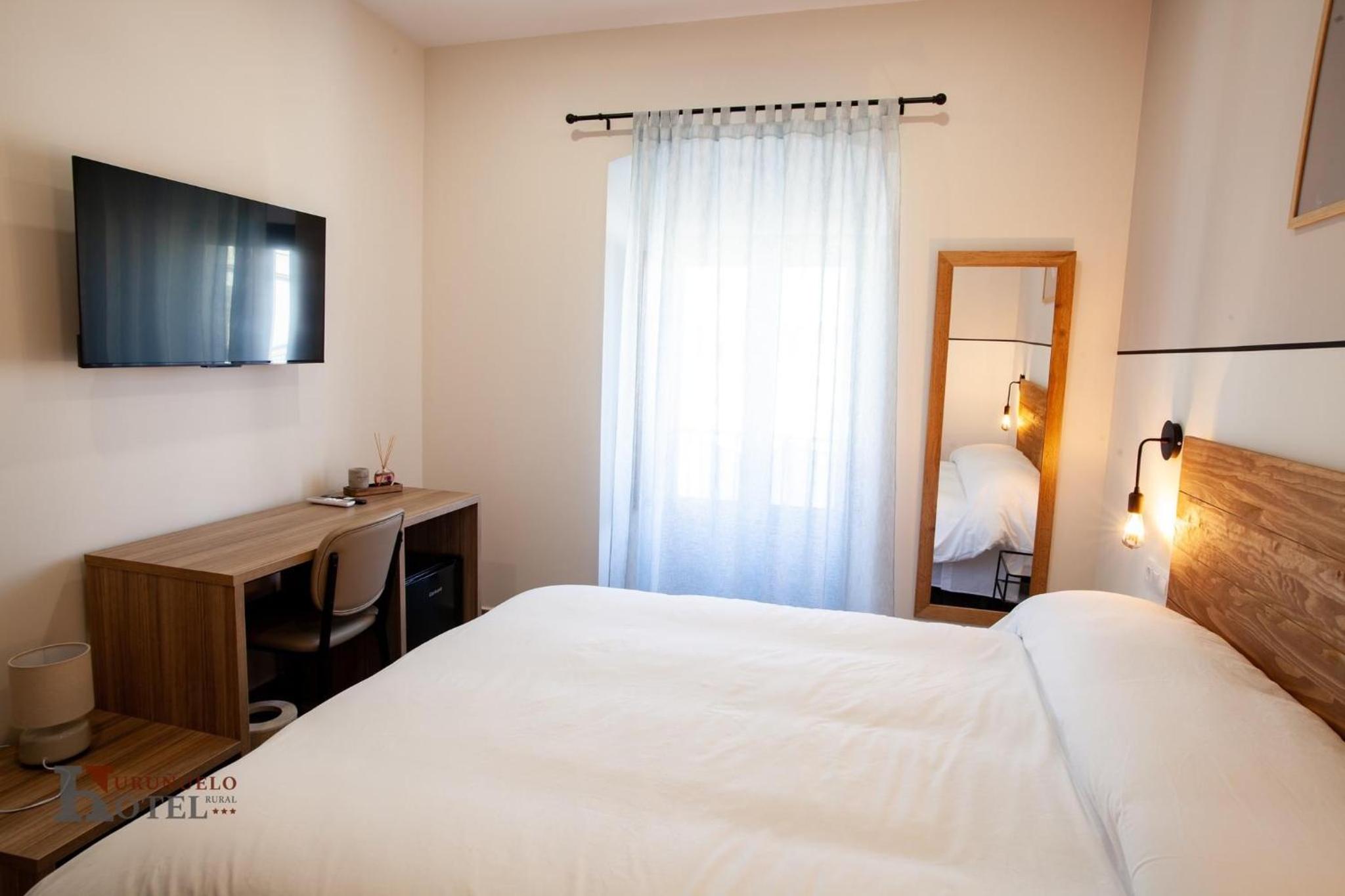 Deluxe Double Room with Balcony photo 2