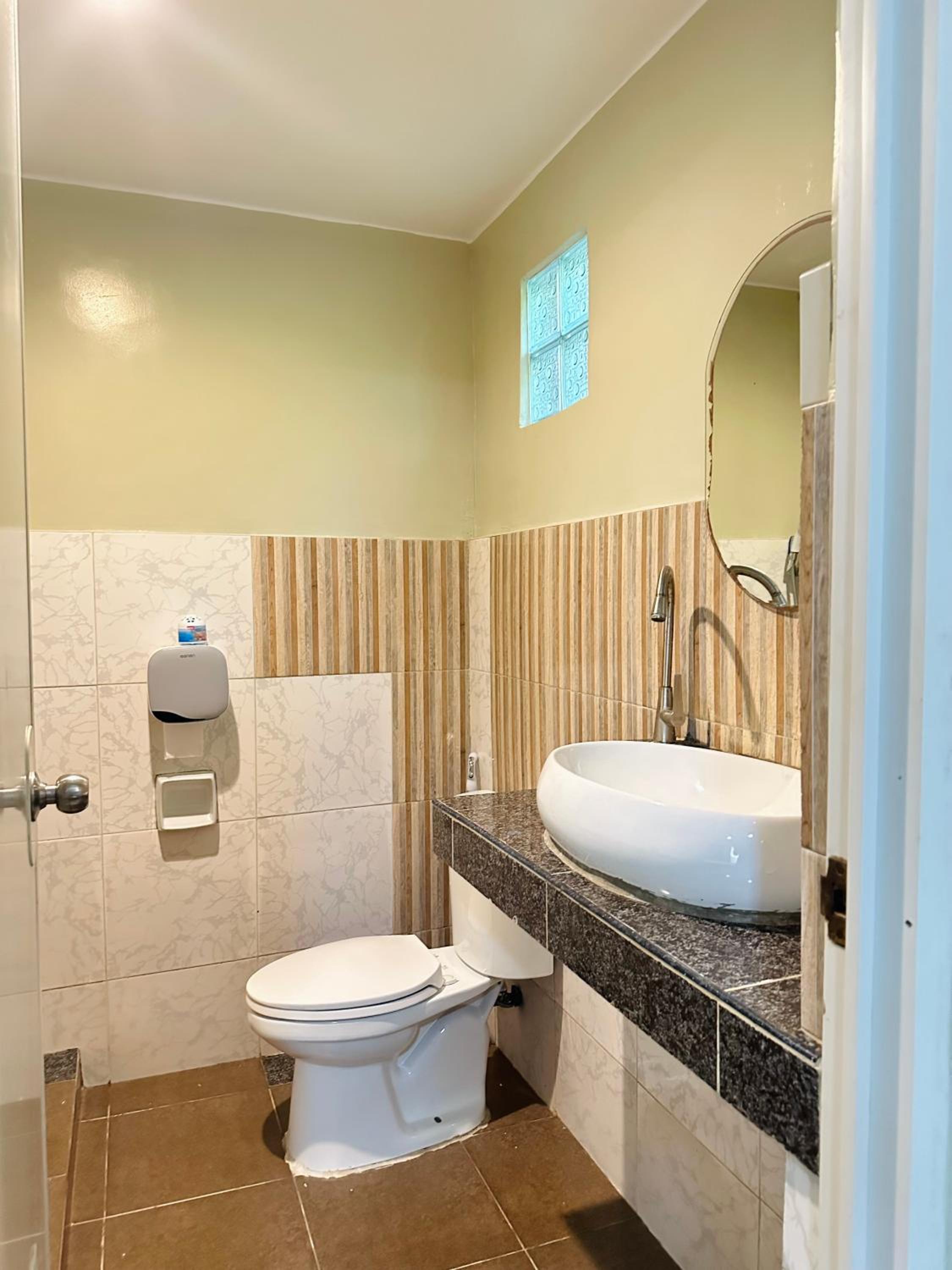 Family Room with Private Bathroom - Photo 6