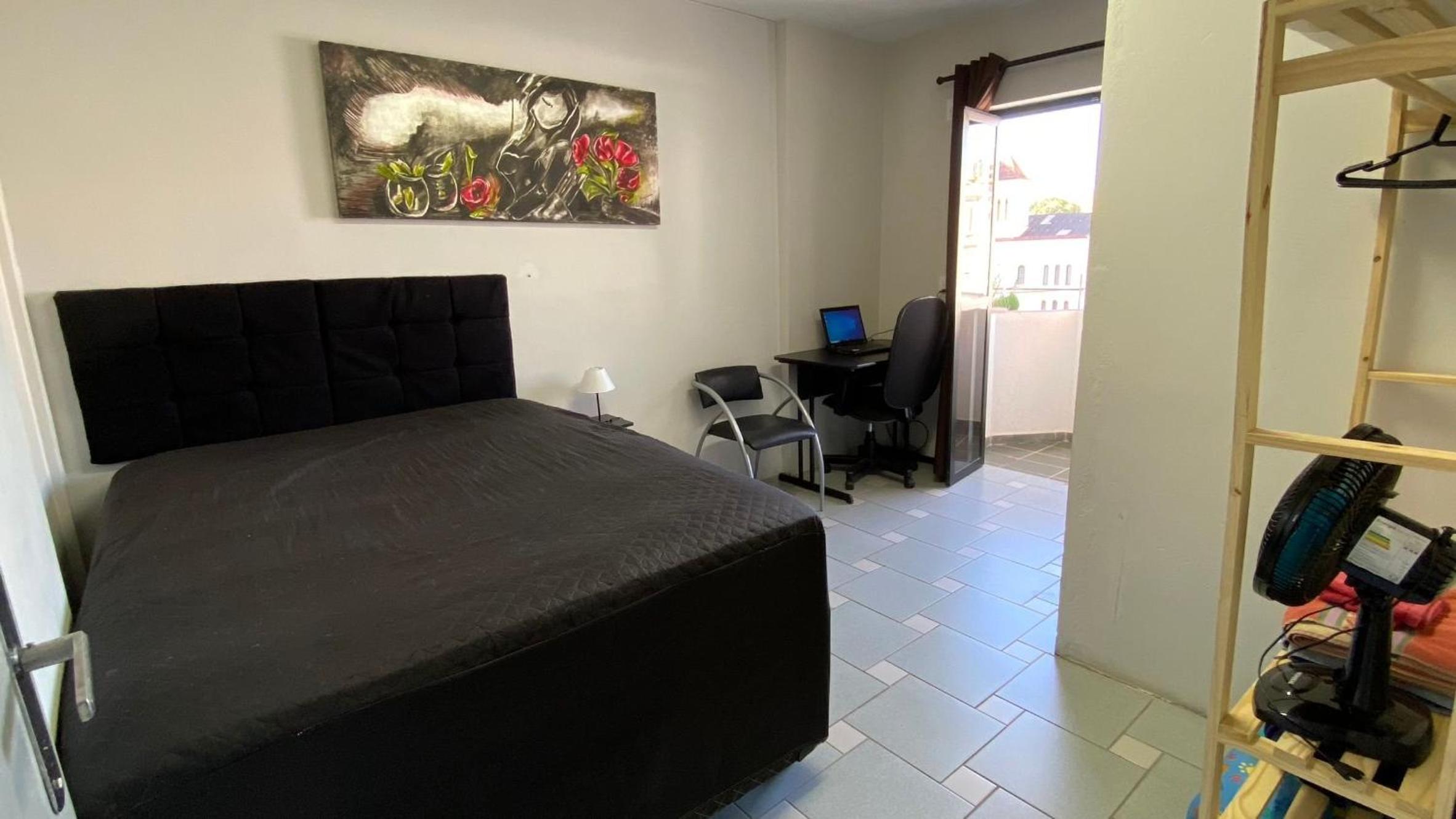 Apartment photo 2