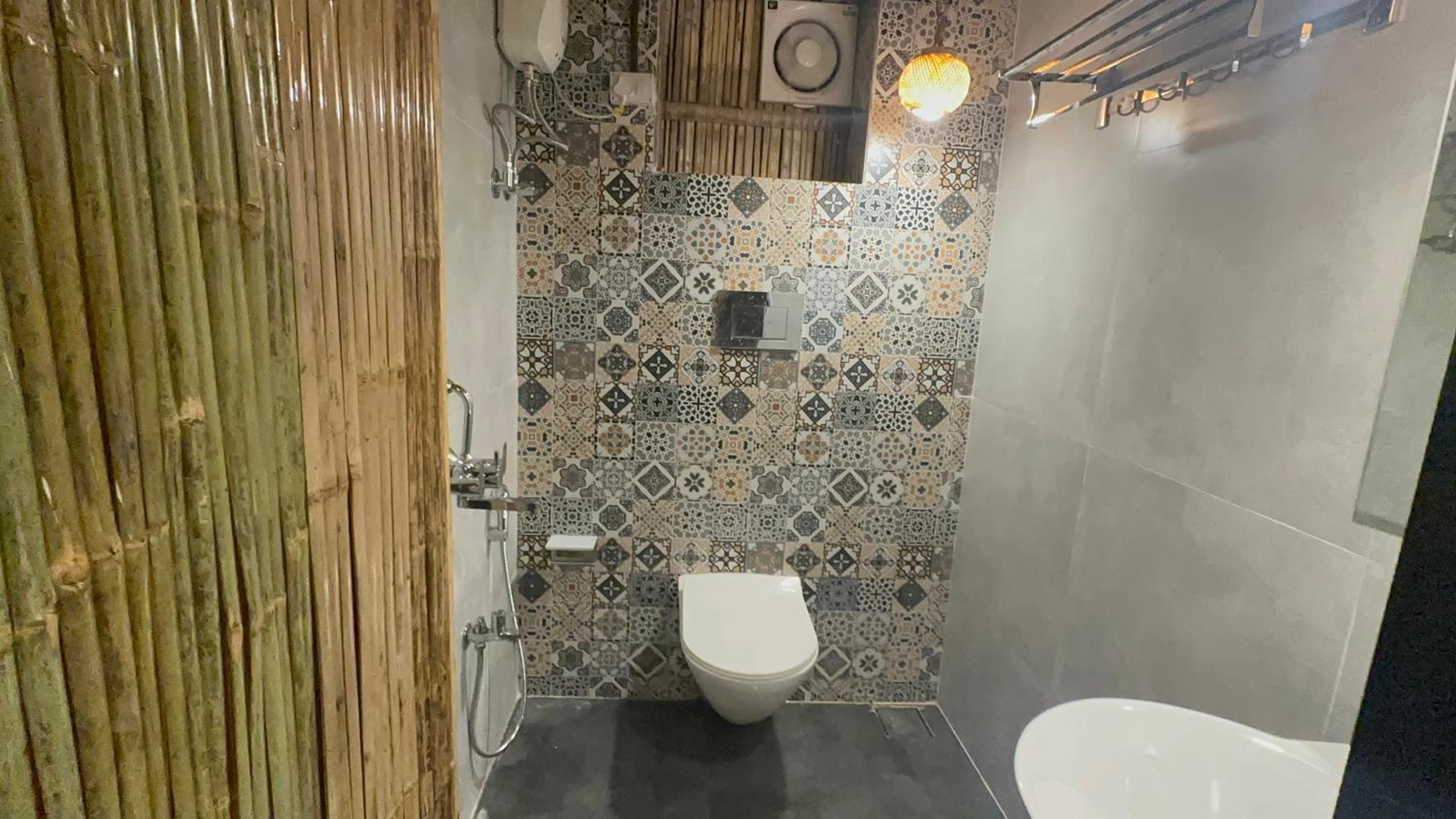 Deluxe Double Room (2 Adults + 1 Child) photo 3