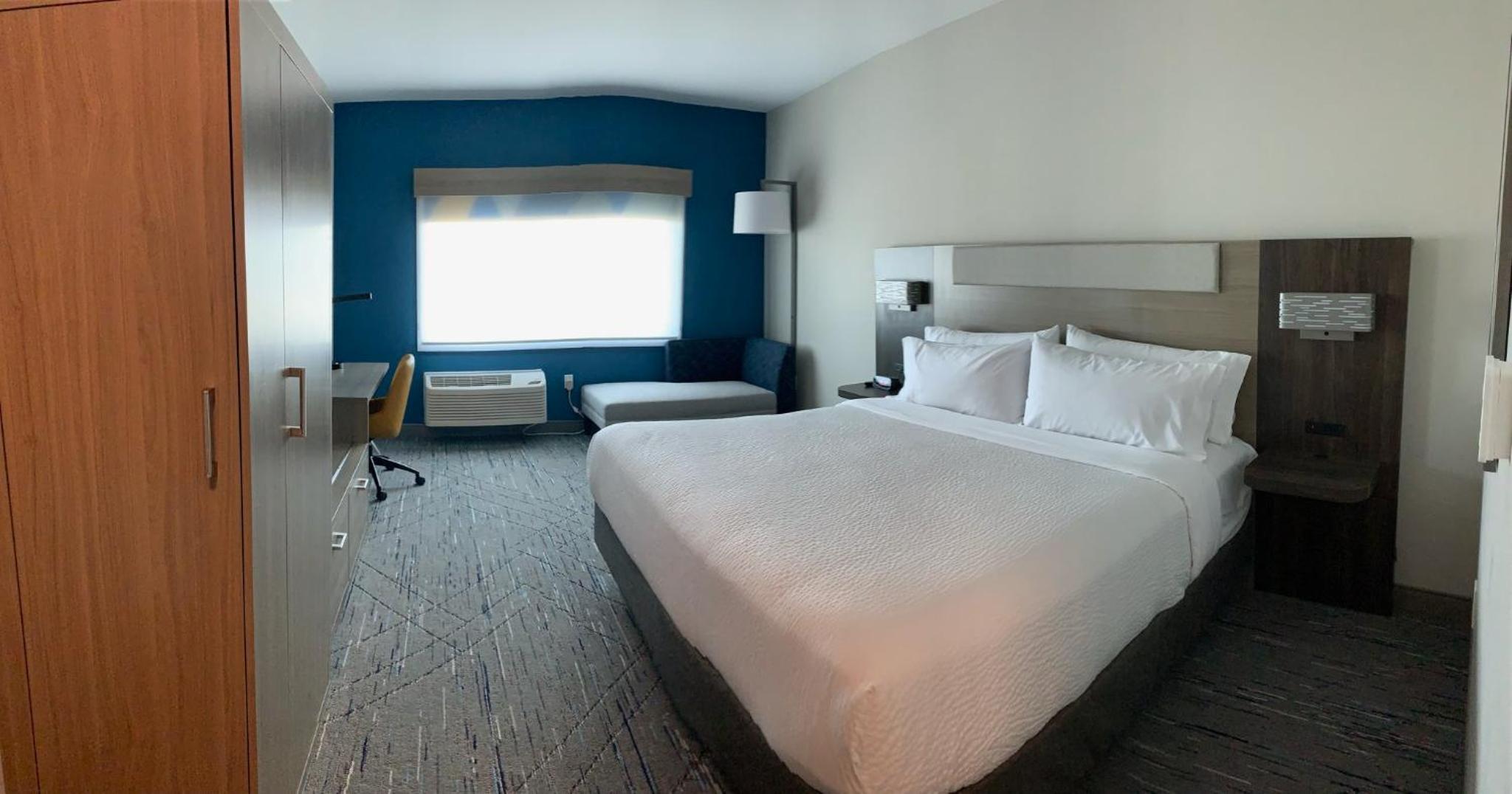 Standard King Room photo 2