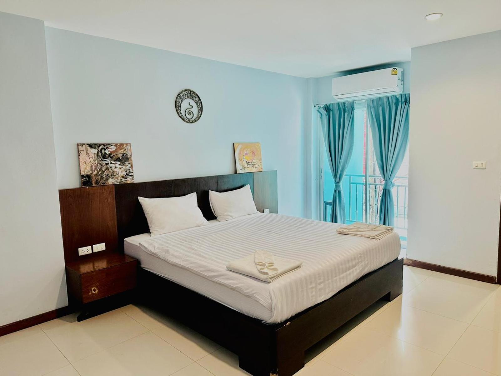Deluxe Double Room - Photo 12