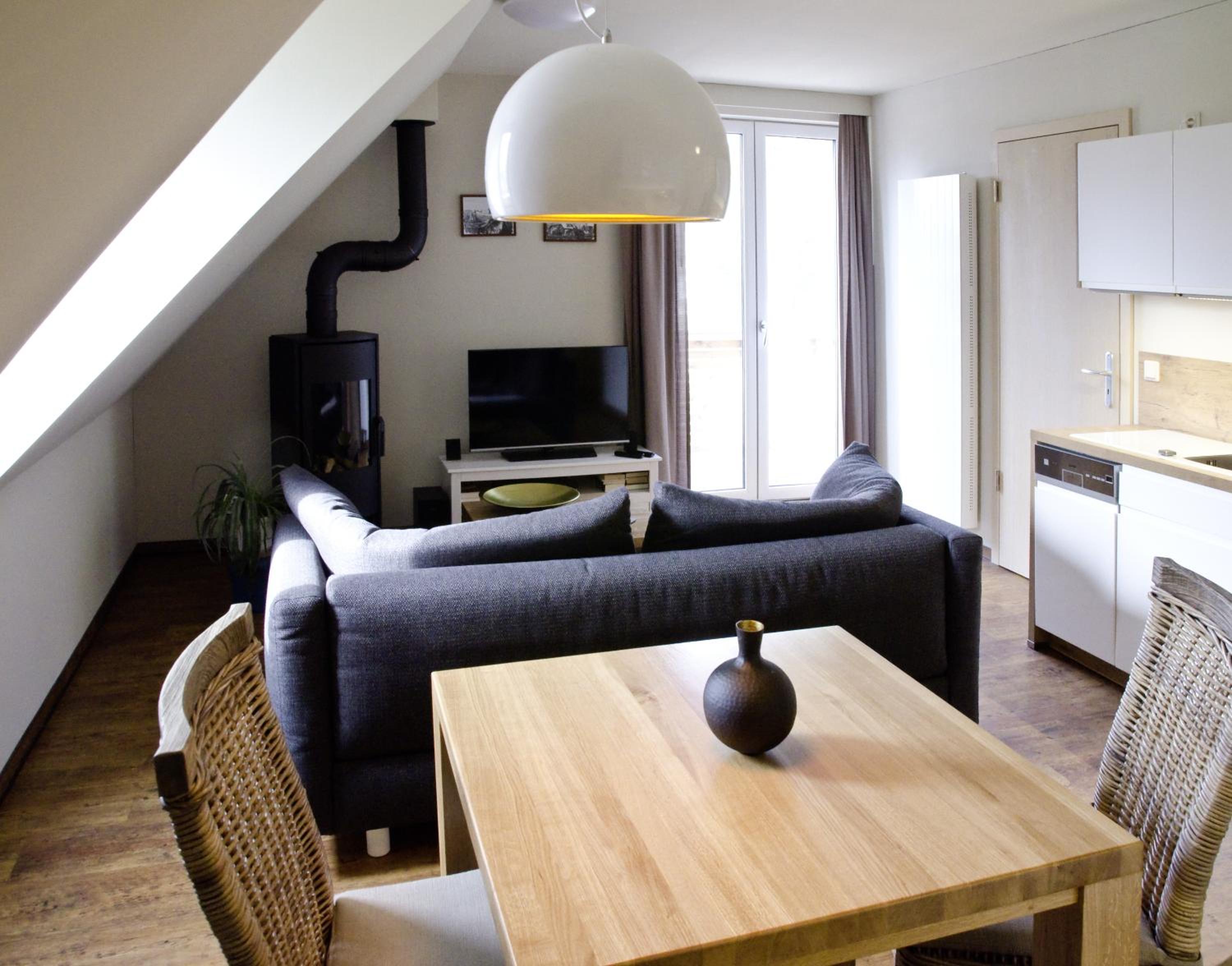 Apartment with Balcony photo 3