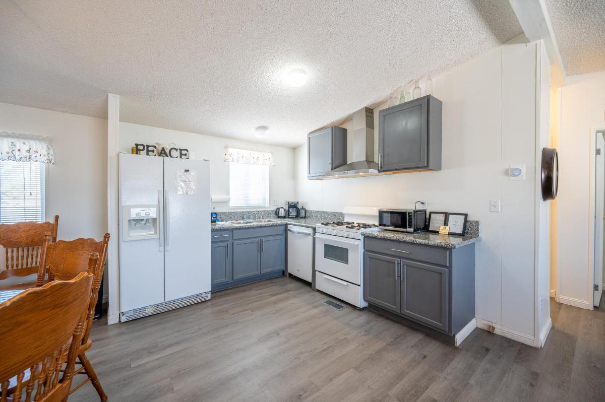 Three-Bedroom House photo 2