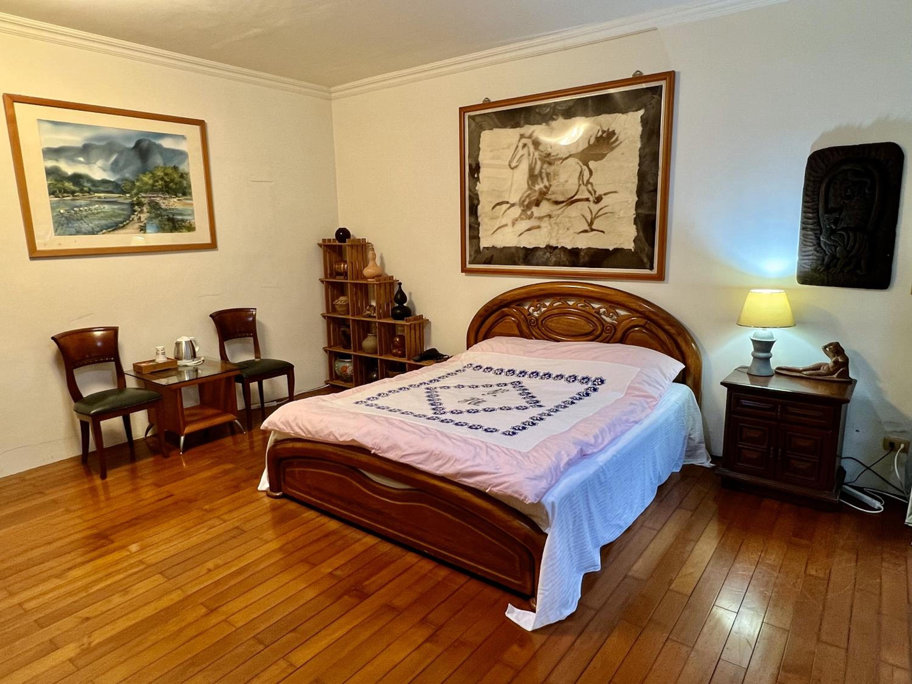 Double Room with Shared Bathroom photo 1