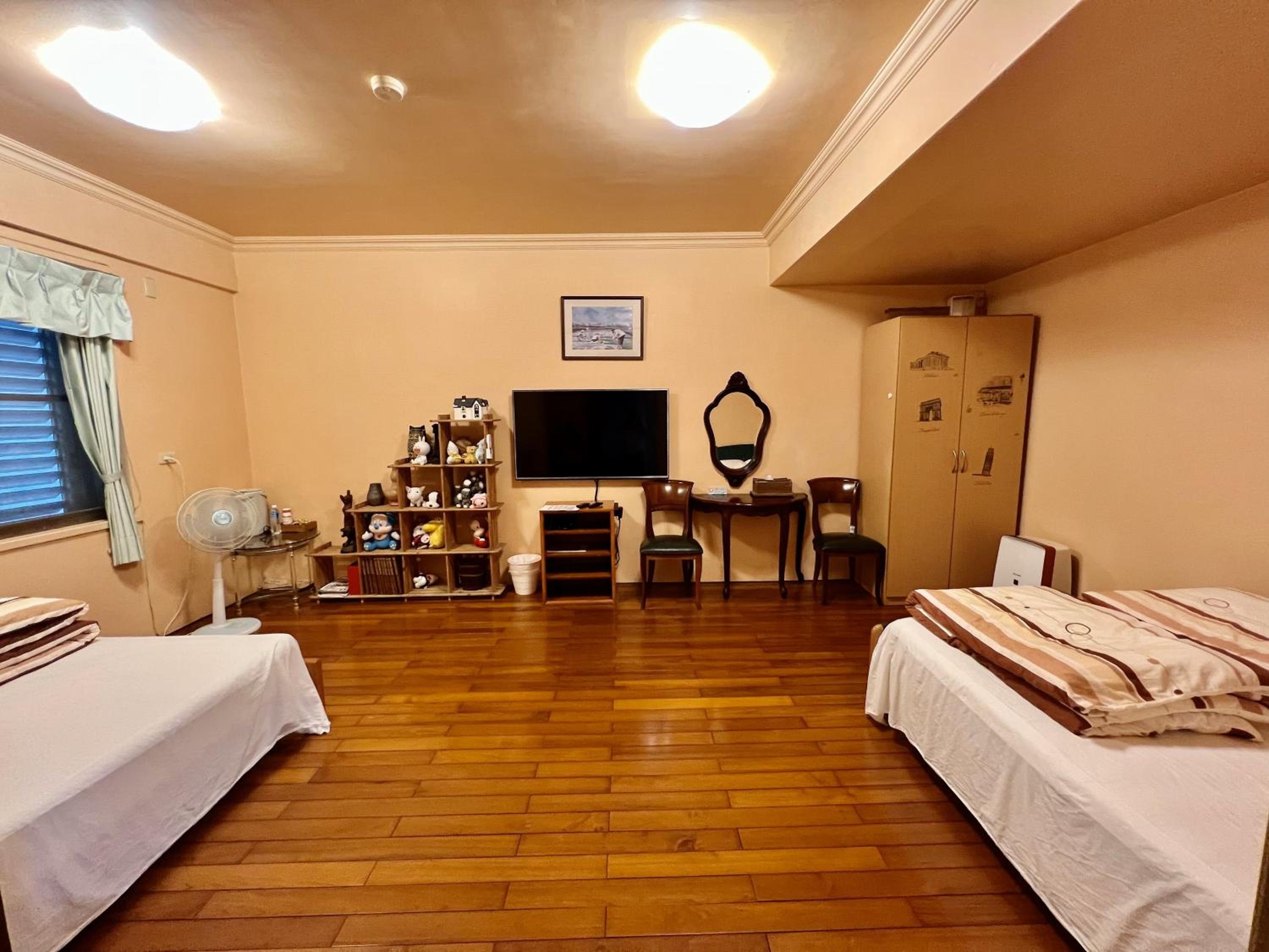 Quadruple Room with Shared Bathroom photo 1