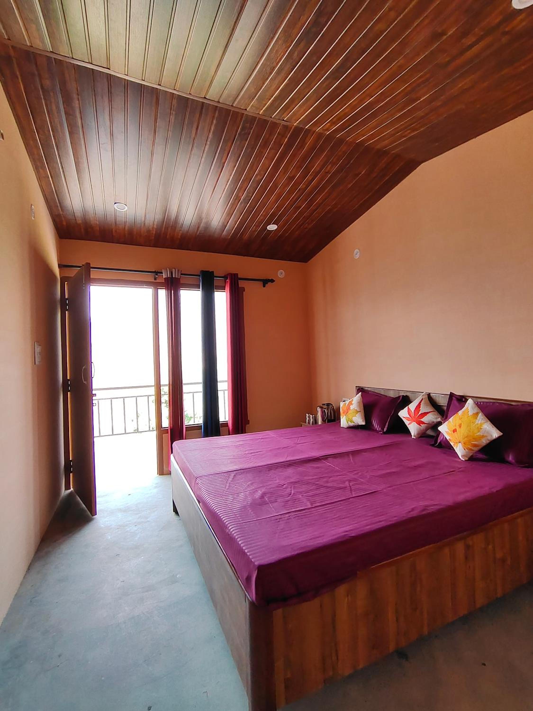Double Room with Private Bathroom photo 1