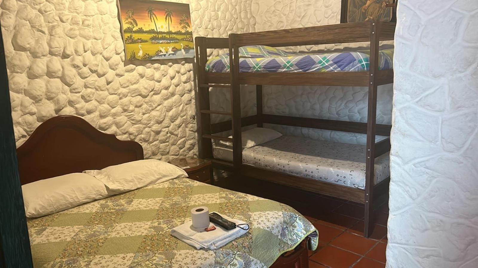 Quadruple Room with Private Bathroom photo 3