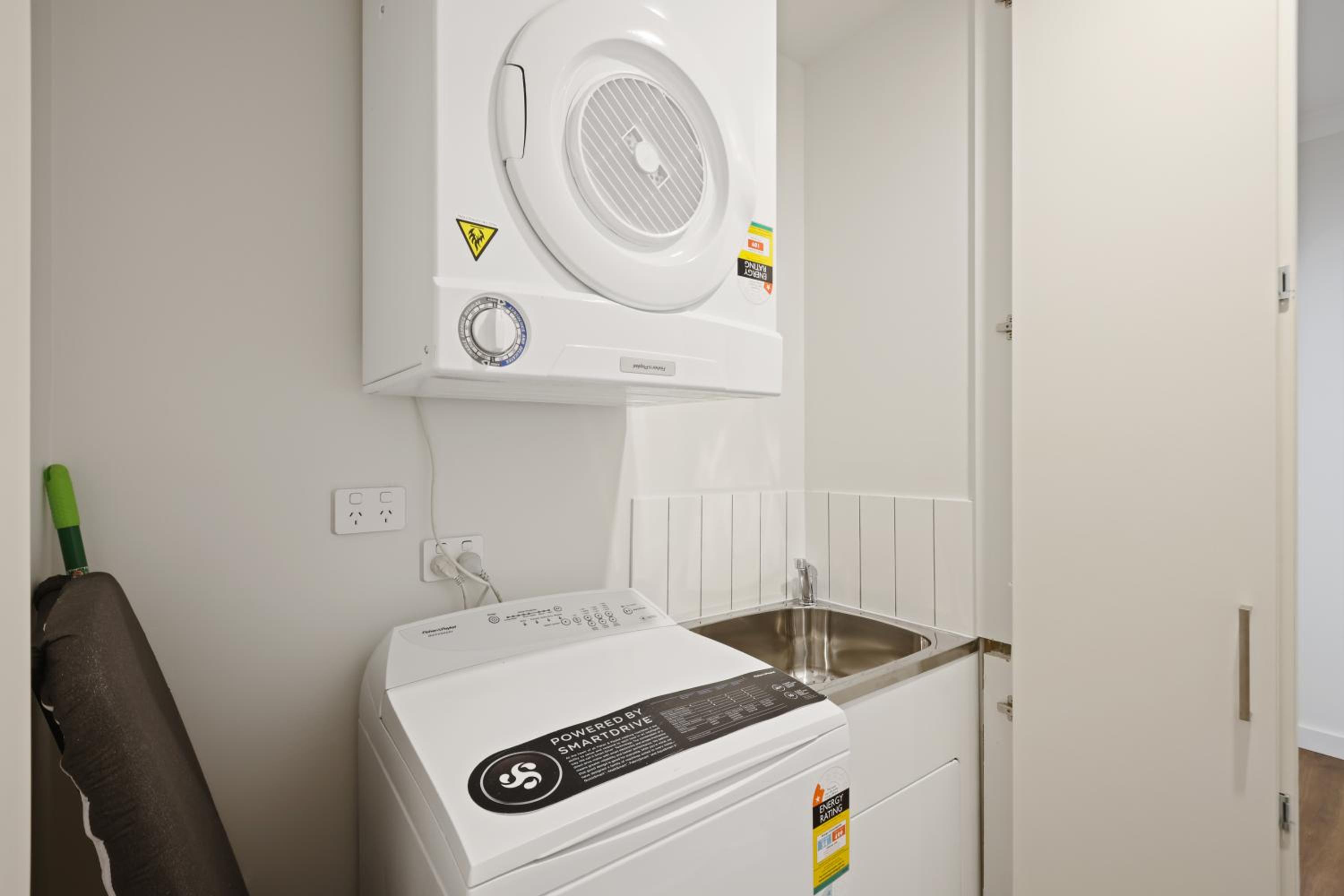 Two-Bedroom Apartment - Photo 2