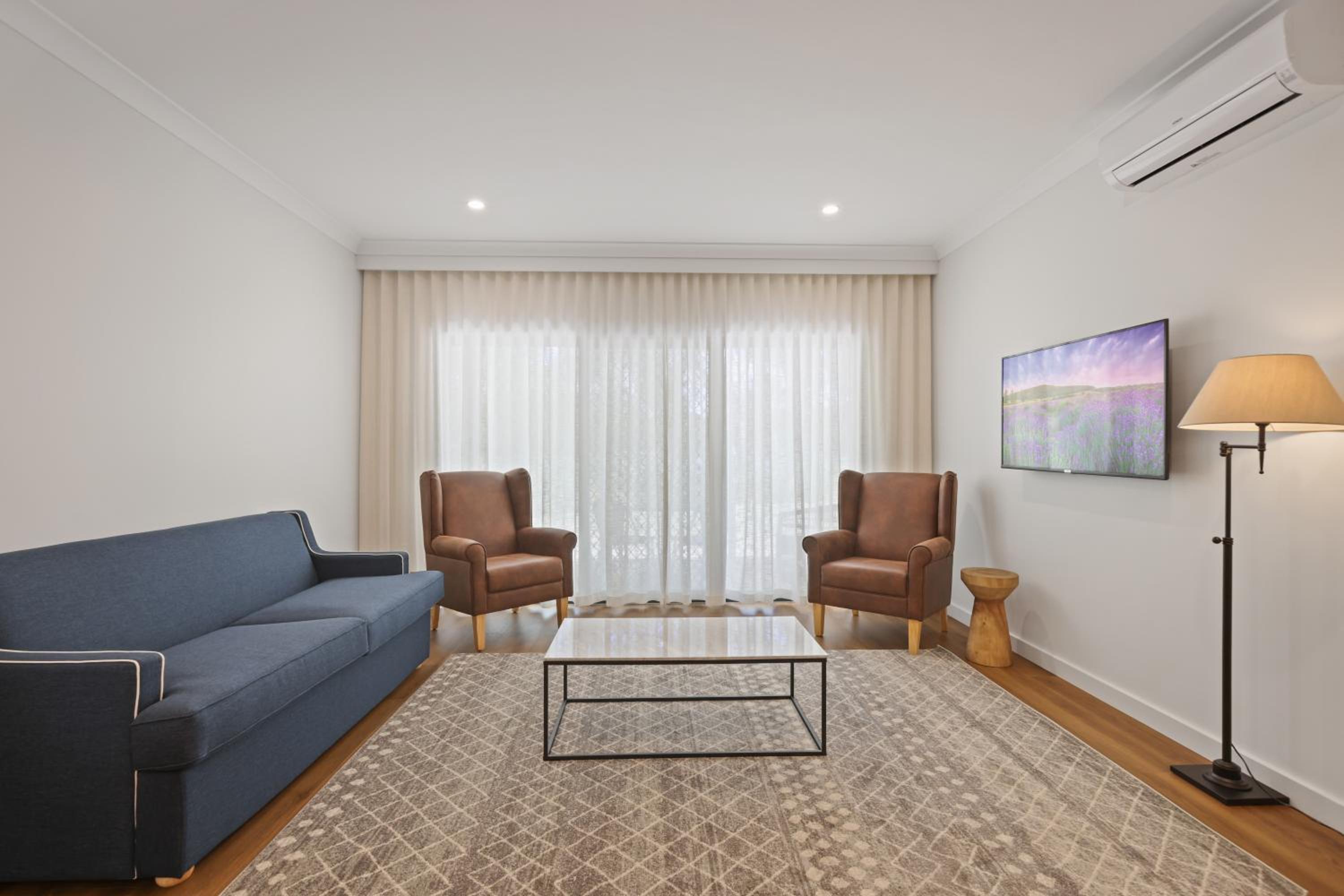 Two-Bedroom Apartment - Photo 3