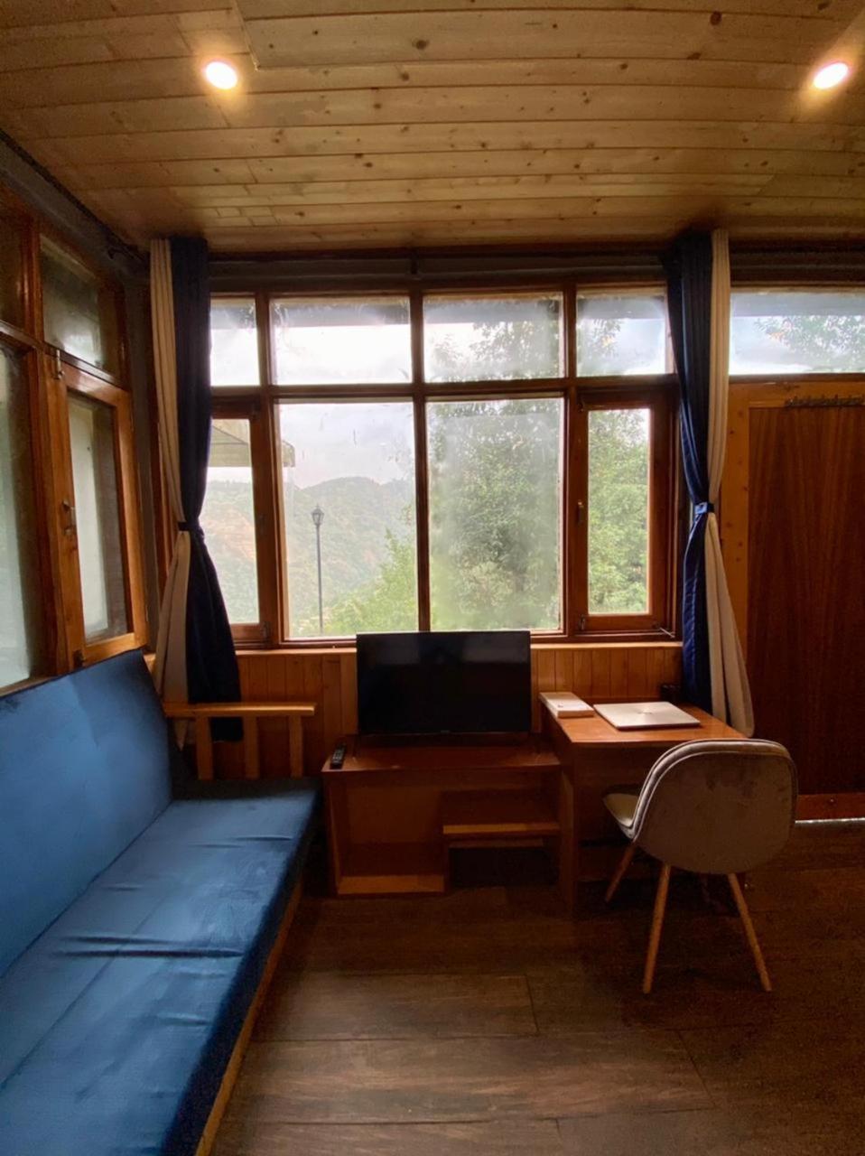 King Studio with Sofa Bed photo 3