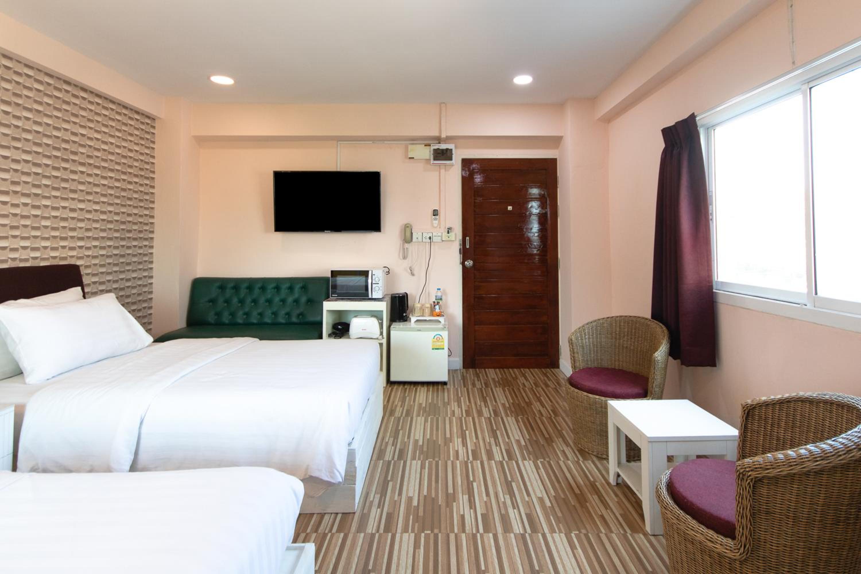 Deluxe Twin Room photo 3