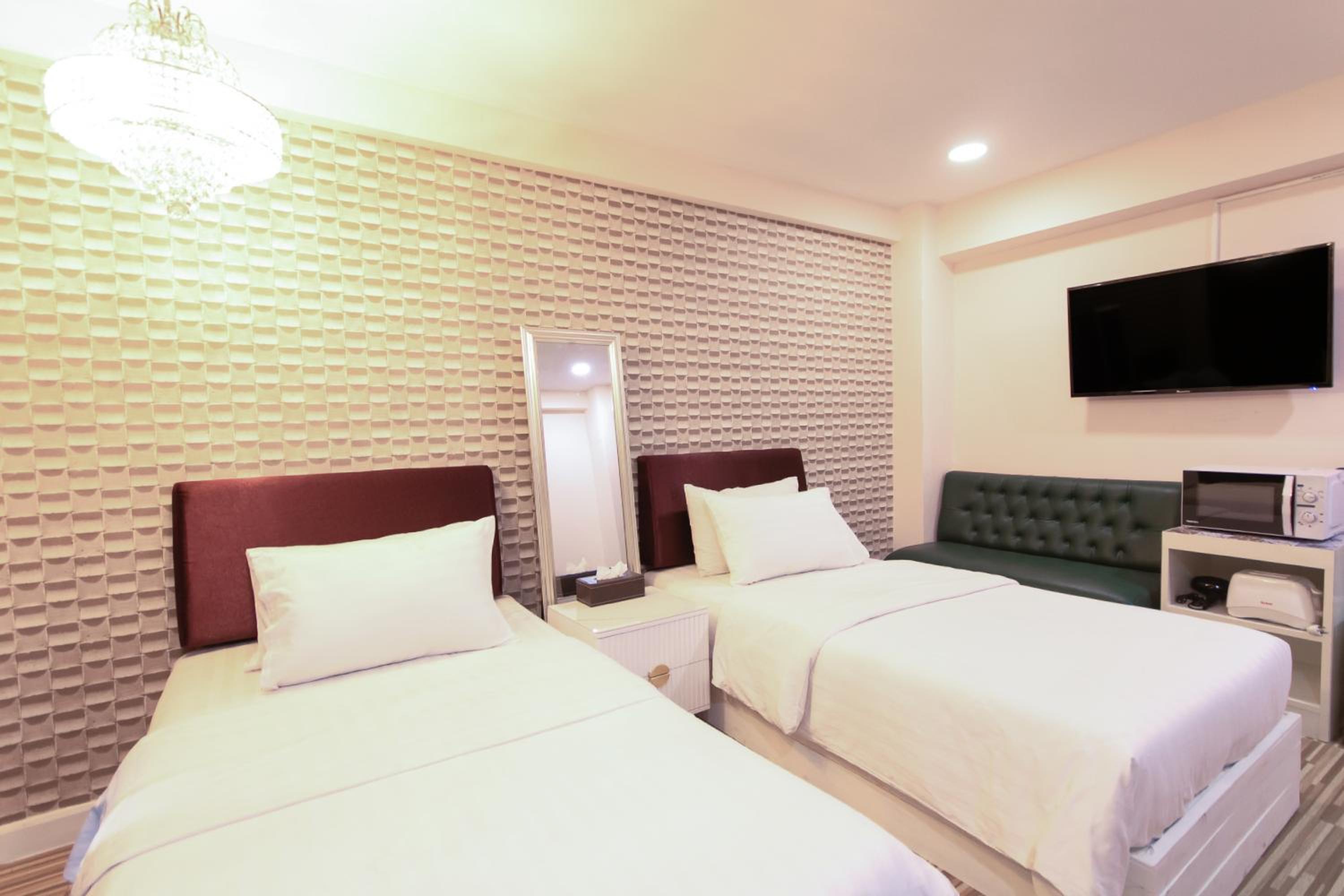 Deluxe Twin Room photo 2