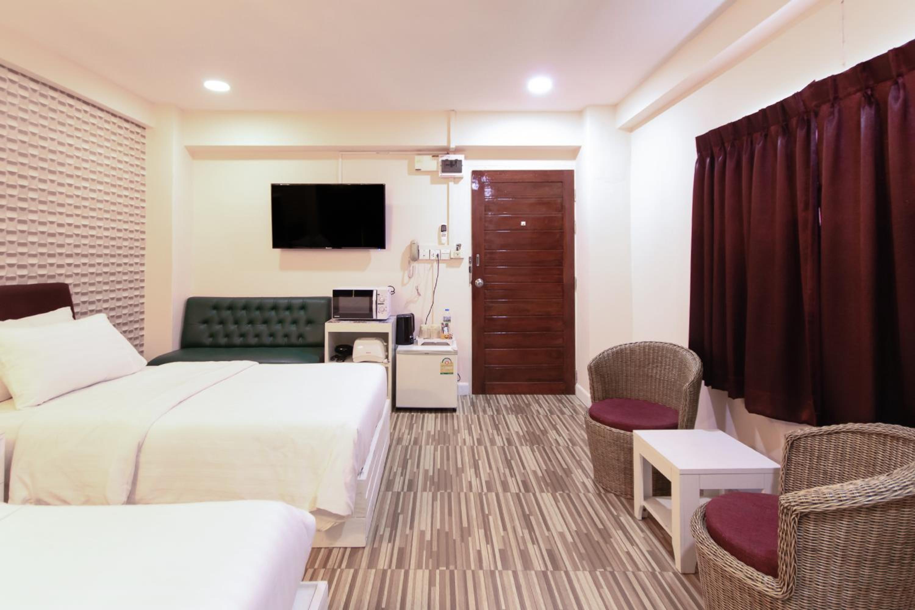 Deluxe Twin Room photo 2