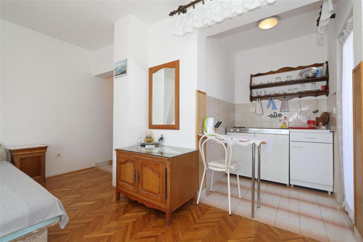Studio Apartment 2 photo 2