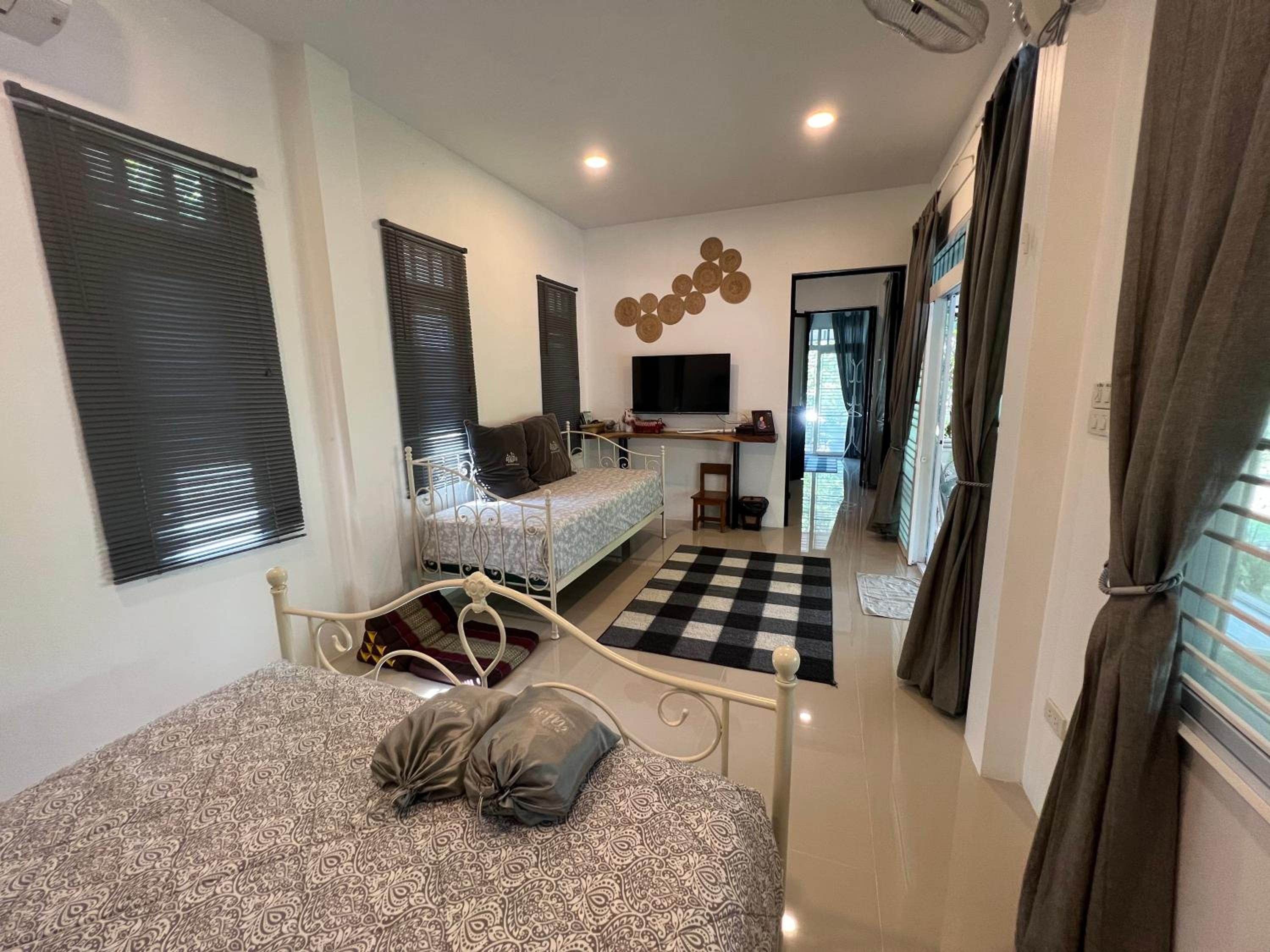 Two-Bedroom House - Photo 15