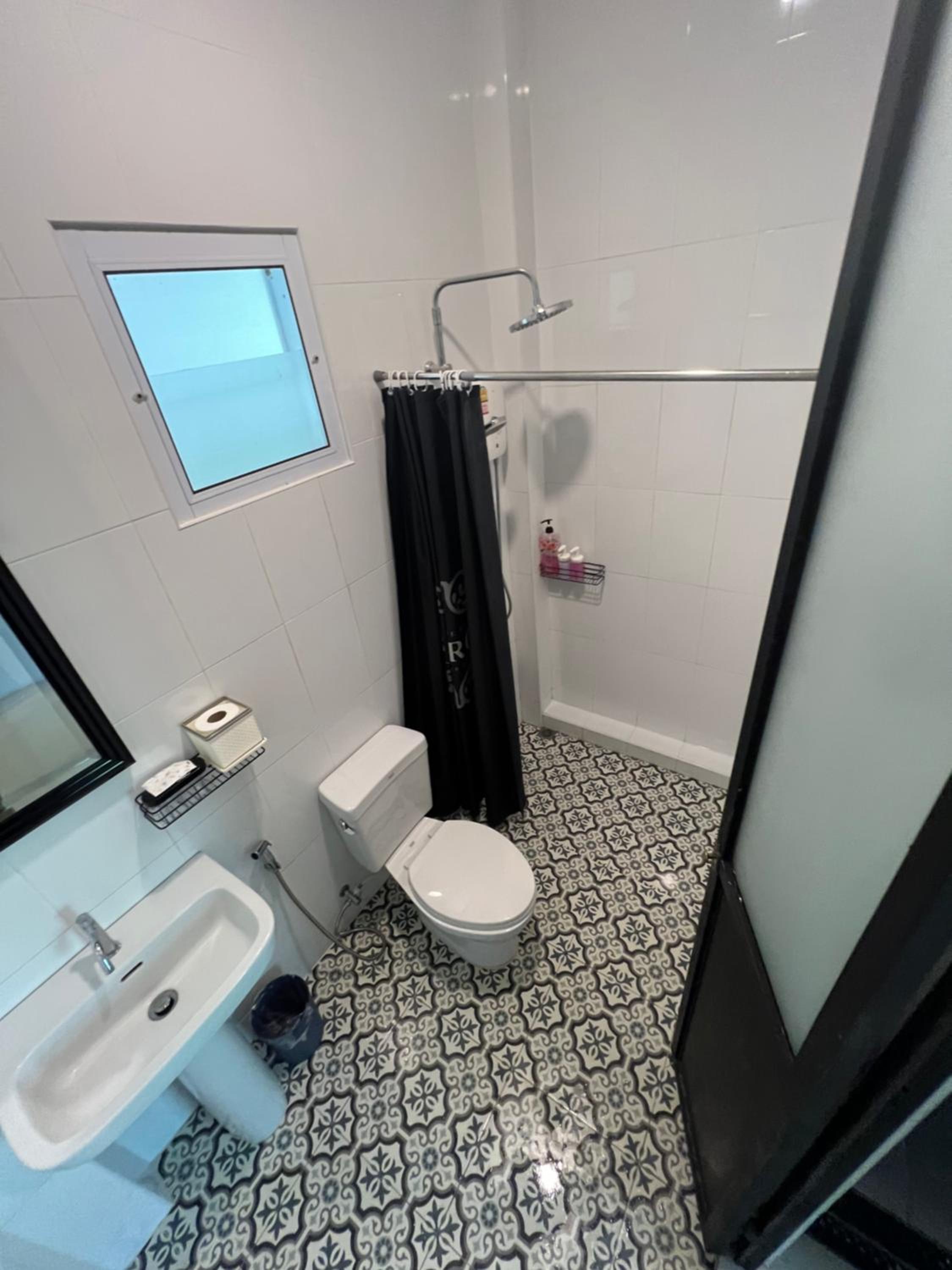 Two-Bedroom House - Photo 23