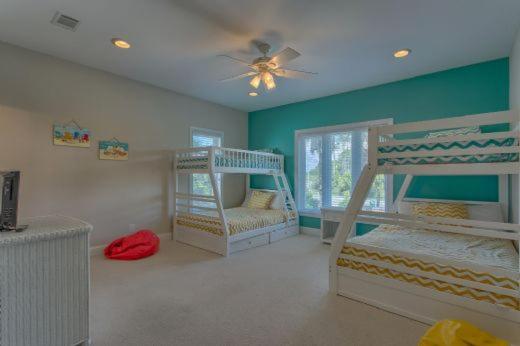Five-Bedroom House photo 1