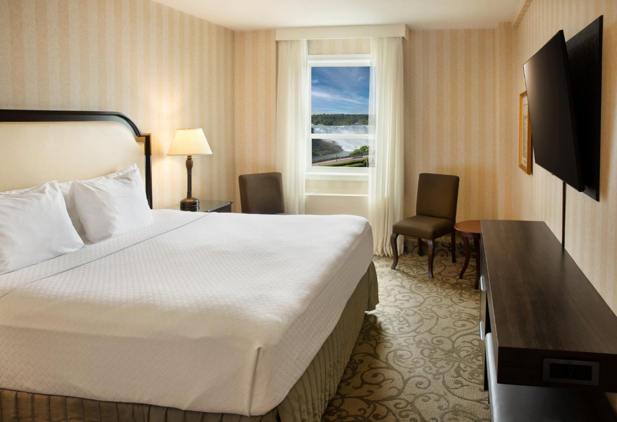 Upper Falls View Room With One King Bed - Photo 1