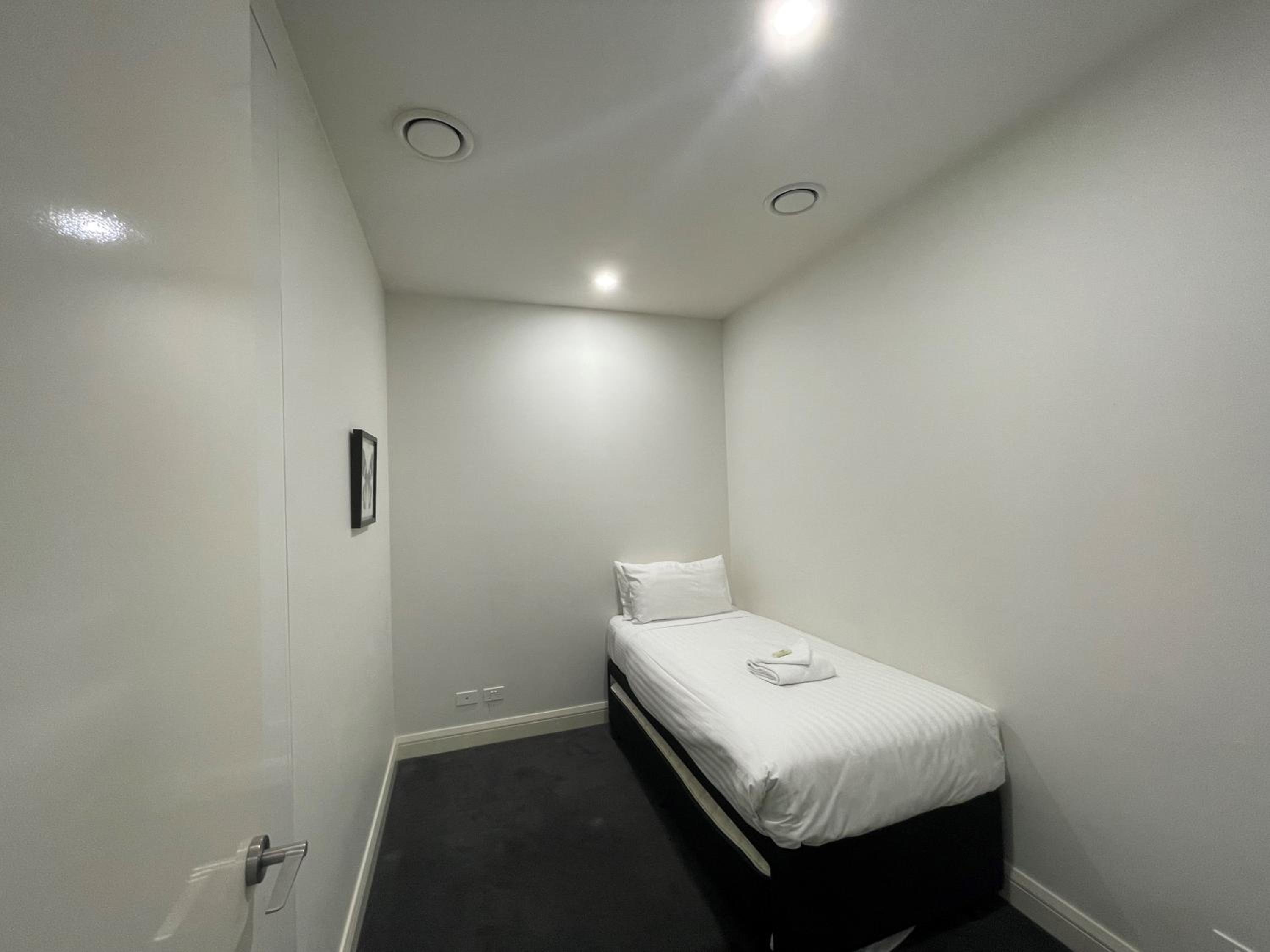 Two-Bedroom Superior Apartment with Queen Bed + Single Bed + Trundle photo 2