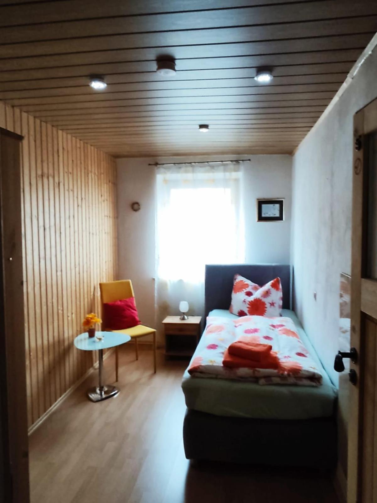 Single Room photo 1