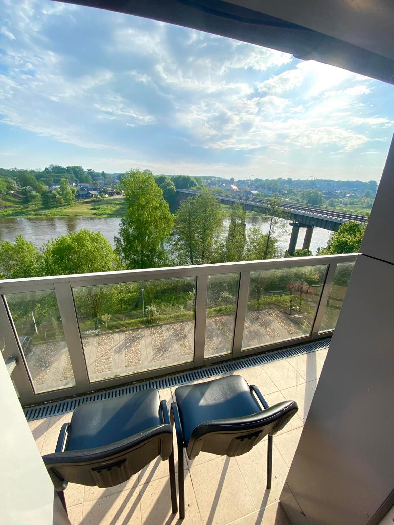 Apartment with Balcony - Photo 6