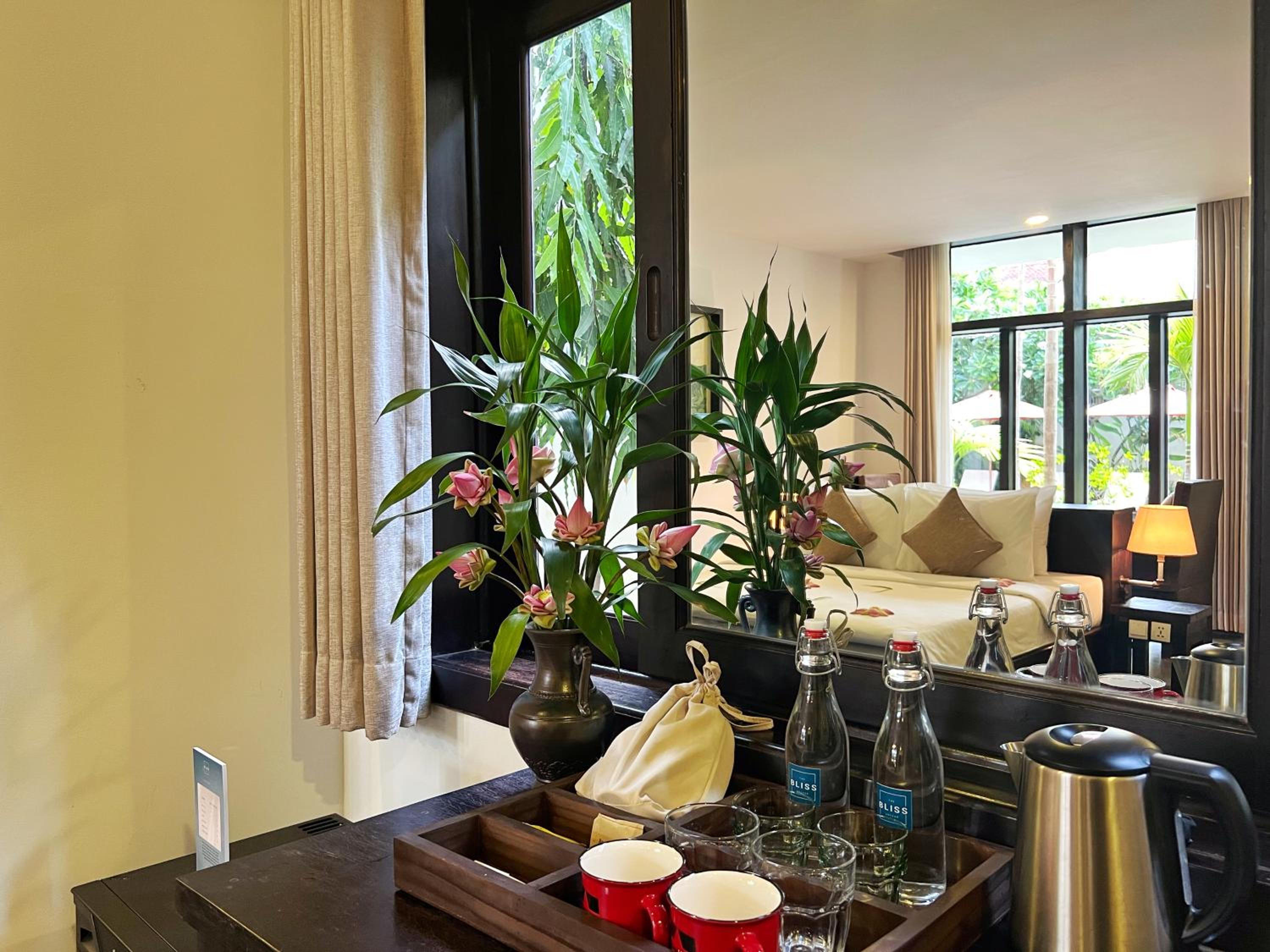 Deluxe Double Pool View with Balcony - Photo 10