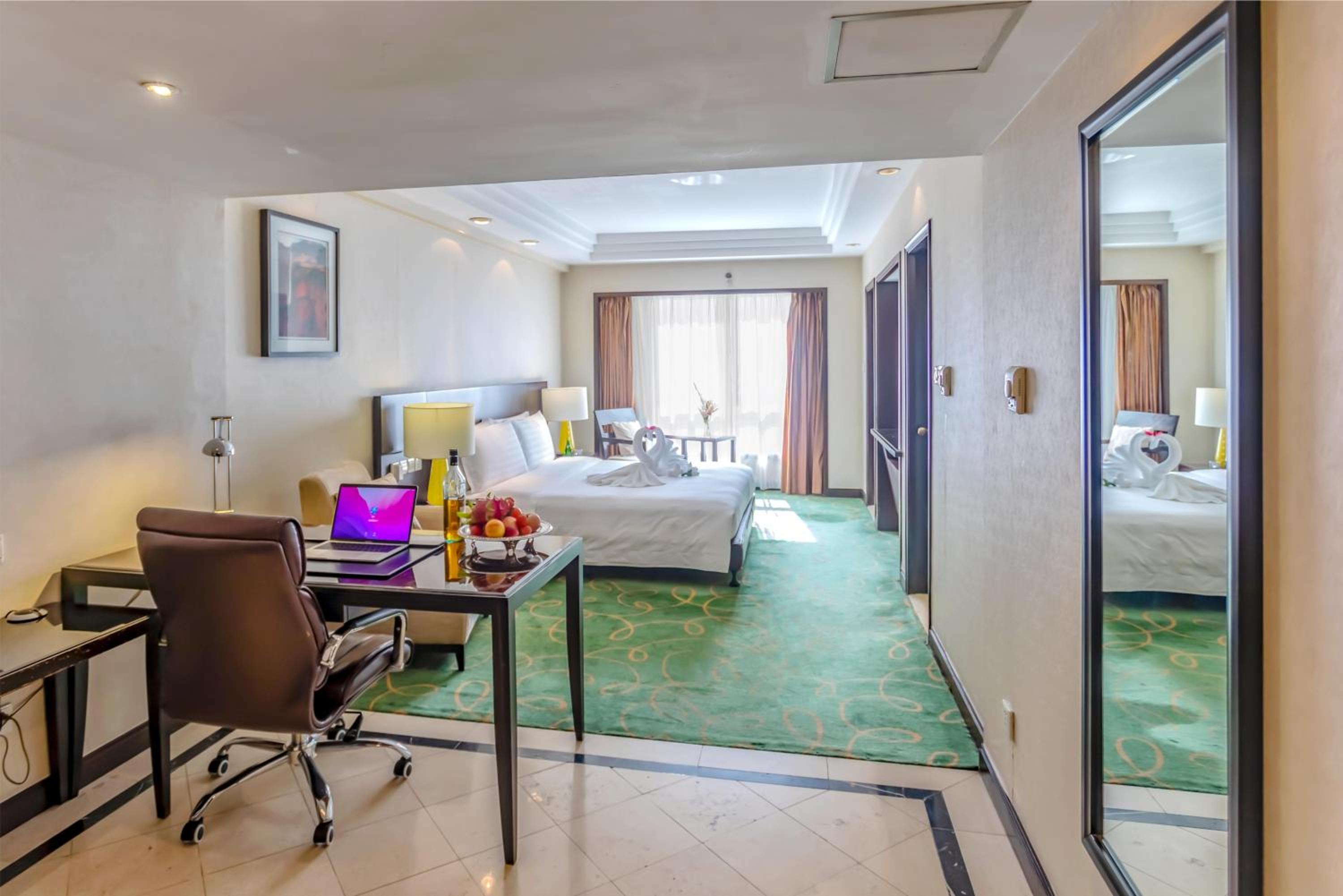 Executive Double Room - Photo 2
