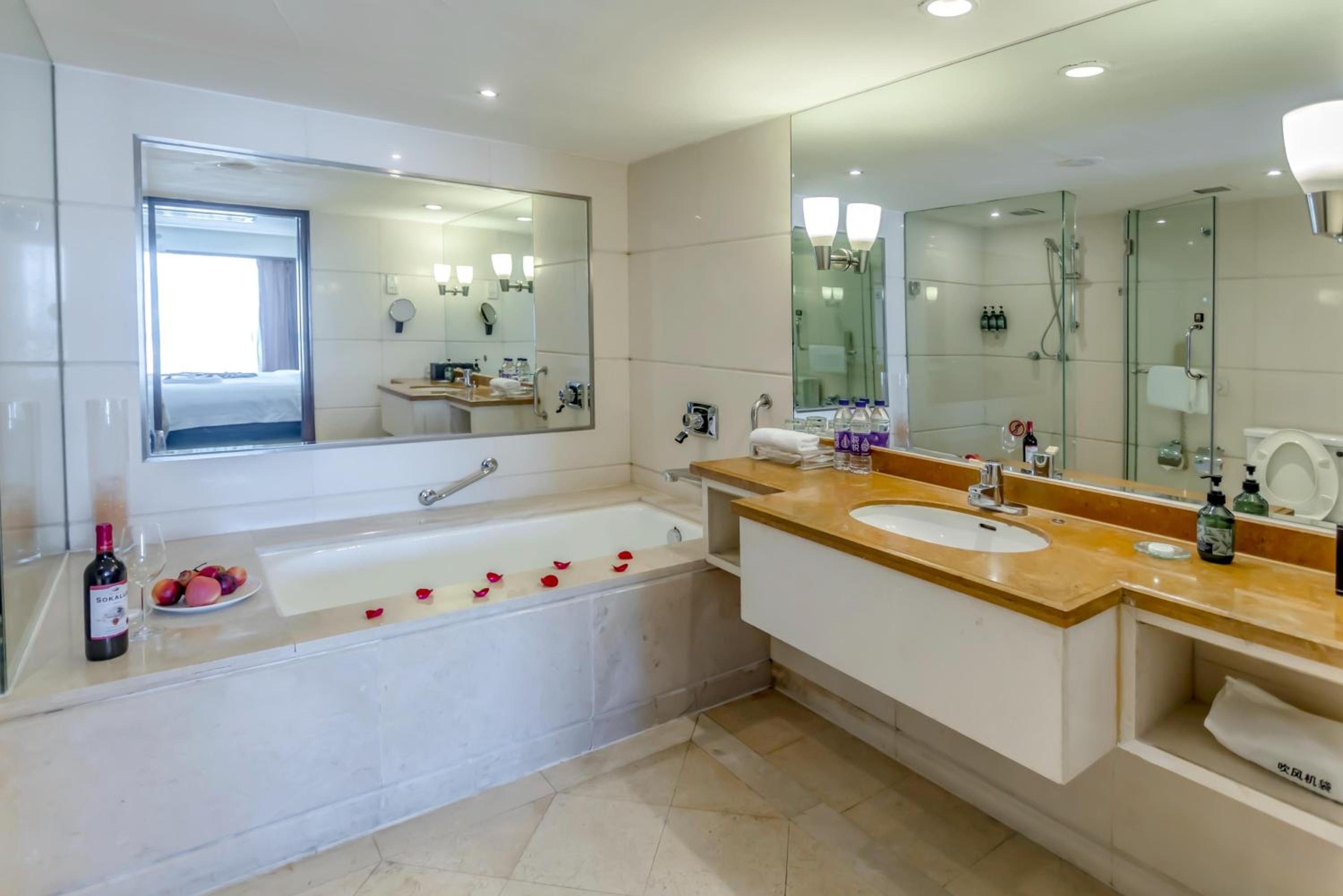 Club Suite - Photo 6