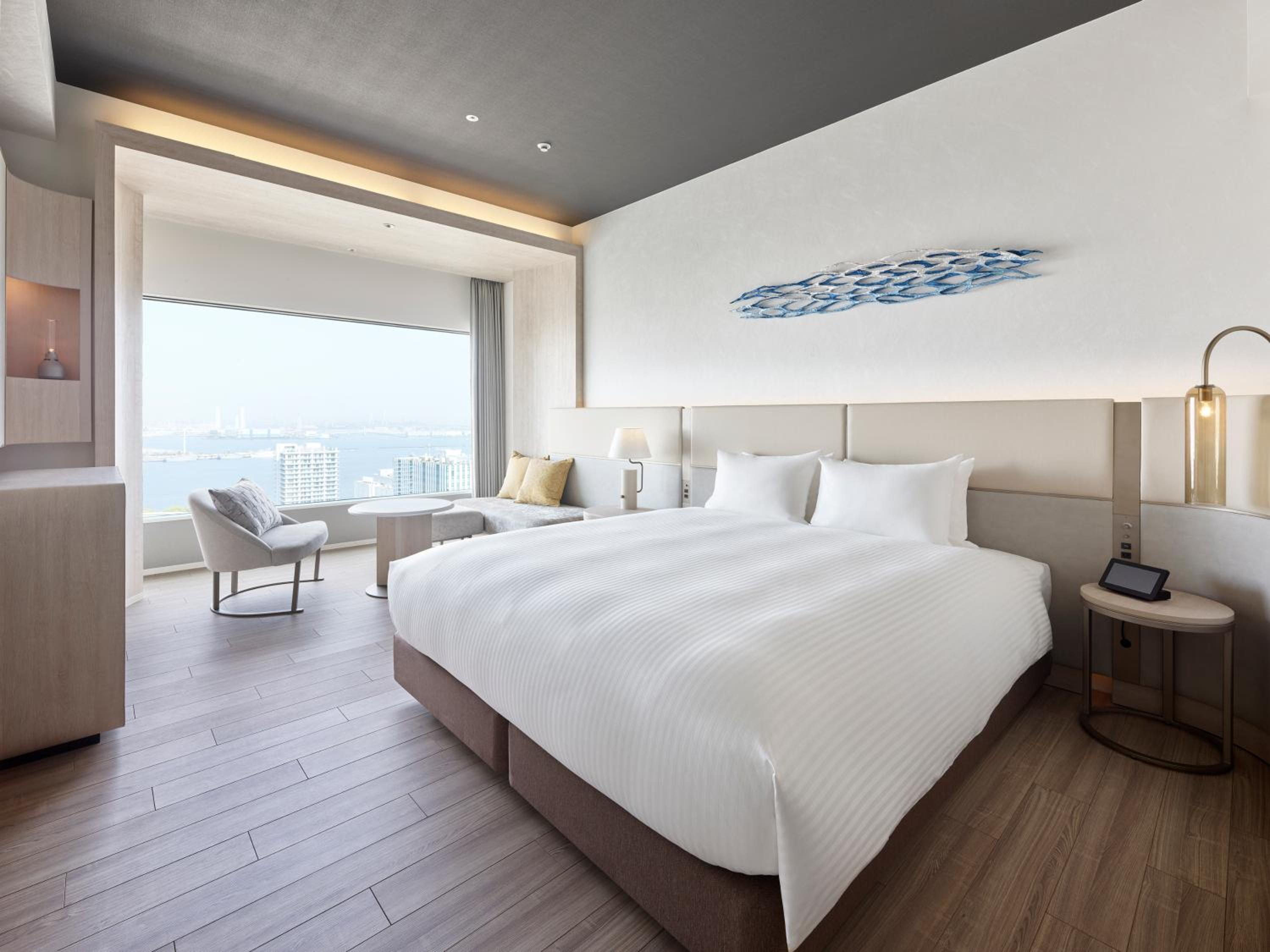 Deluxe King Room photo 1