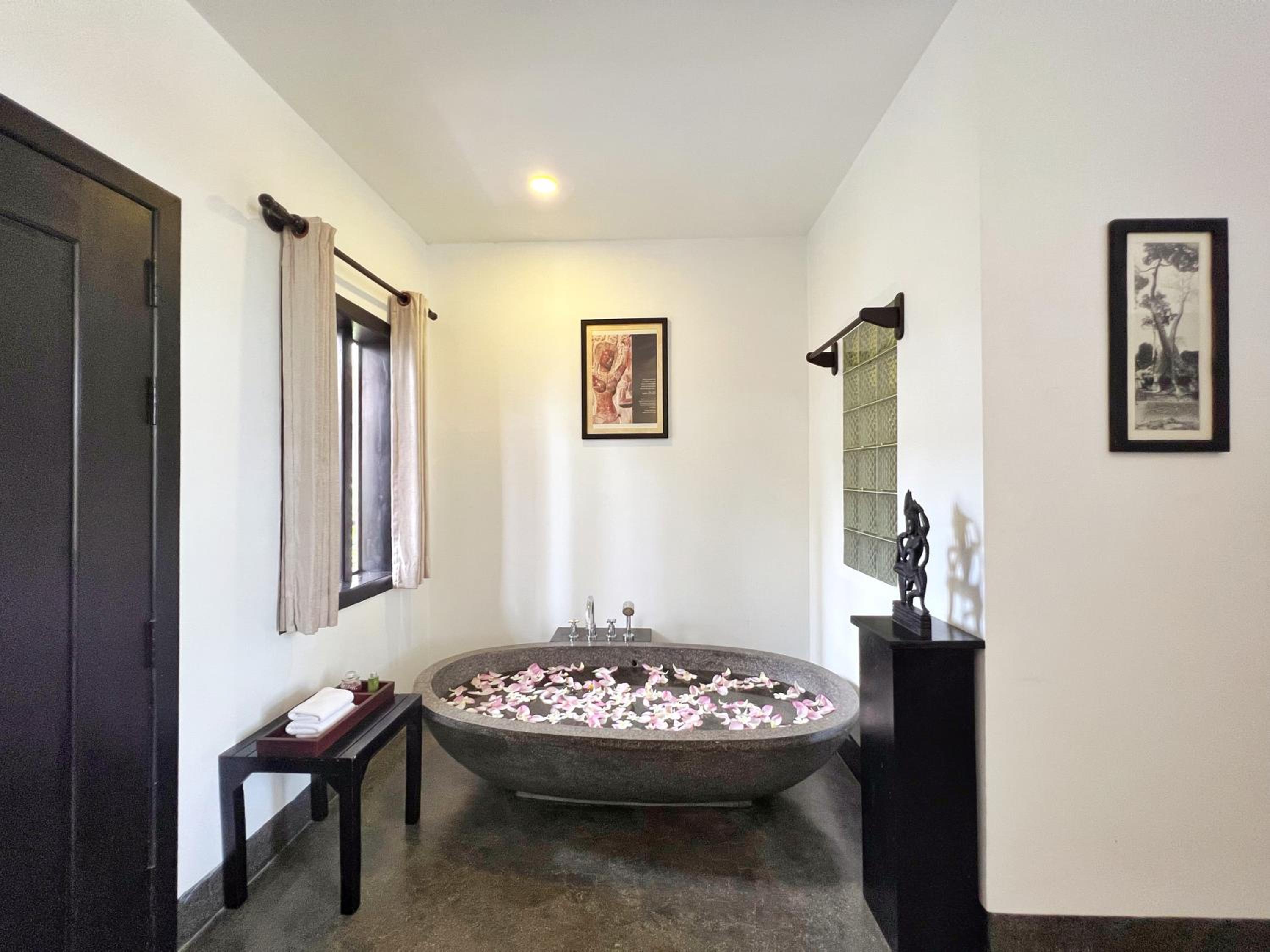 Deluxe Double Pool View with Balcony - Photo 13