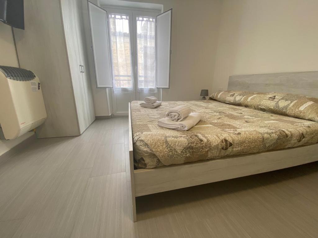Apartment with Balcony - Photo 10