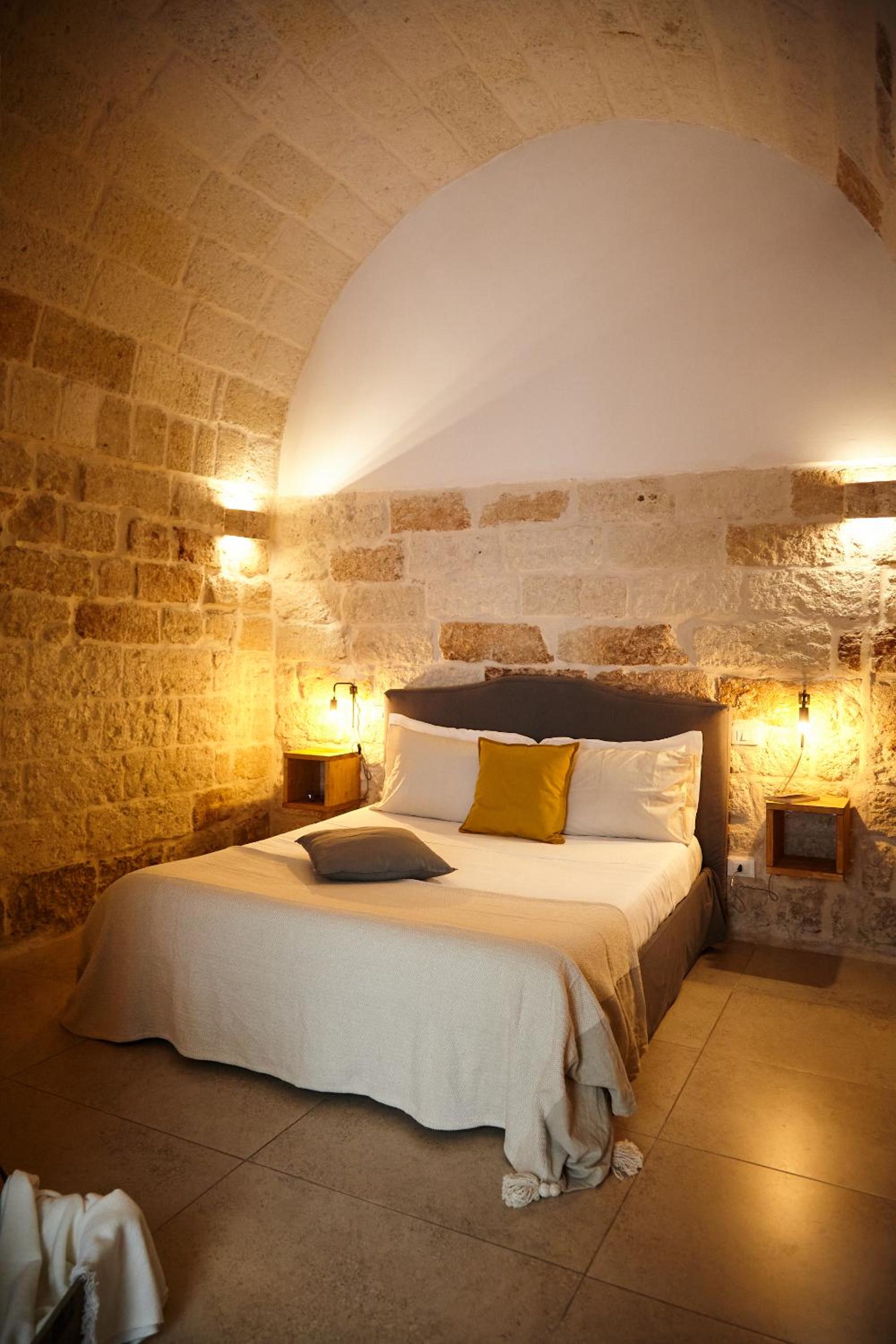 Standard King Room photo 1