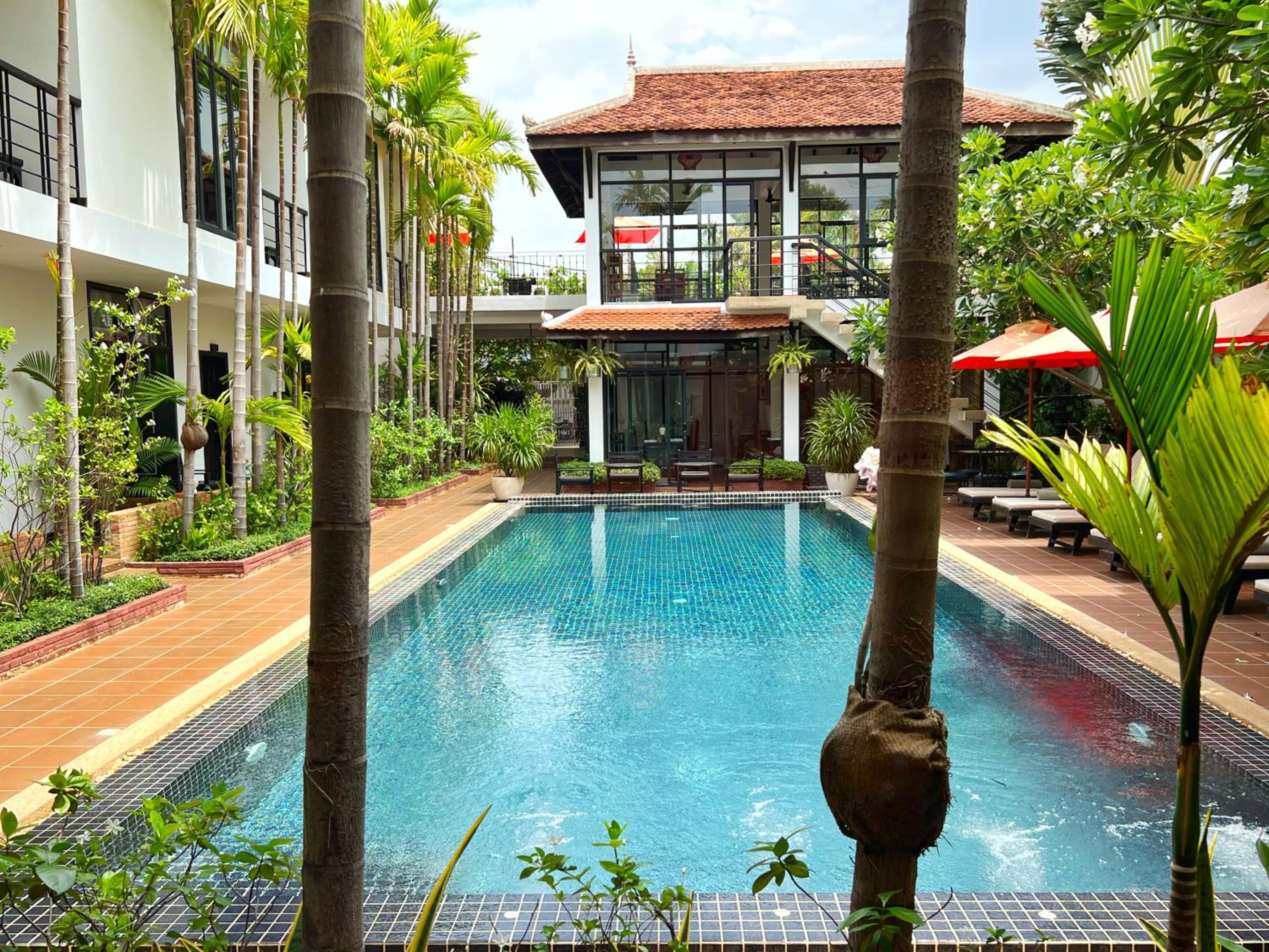 Deluxe Twin Pool access with Balcony - Photo 11