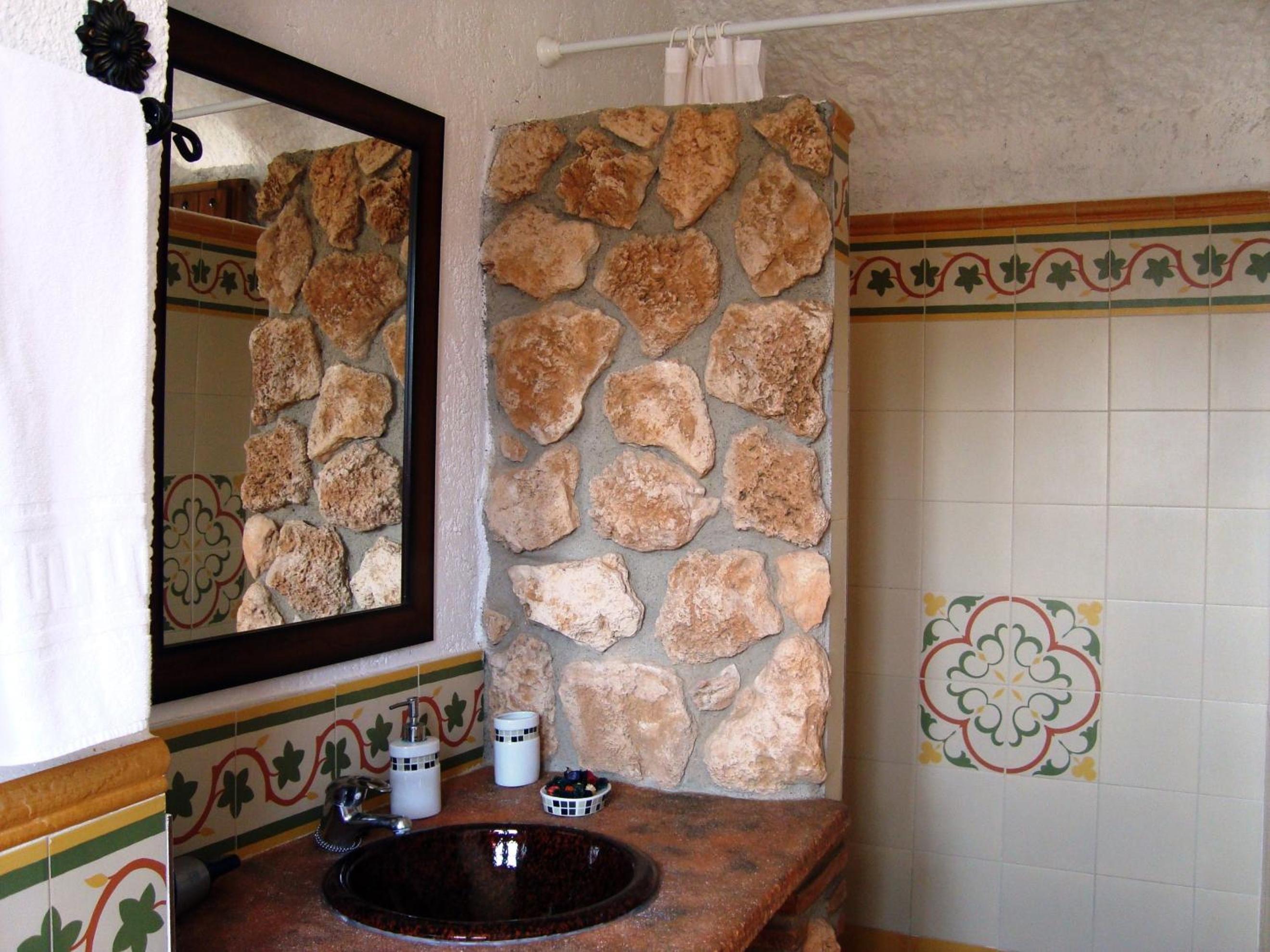 One-Bedroom Cave Apartment photo 2