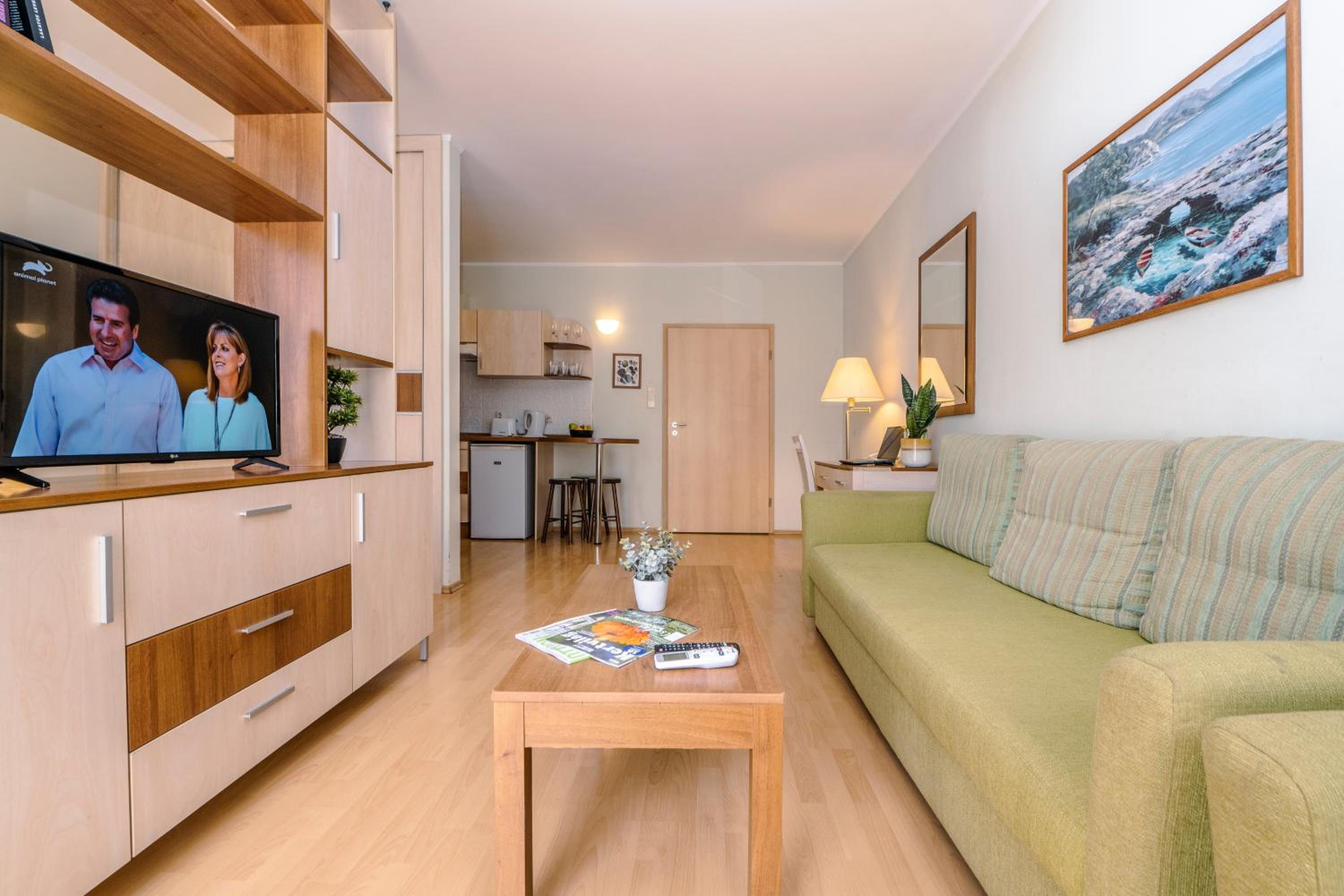Studio (3 Adults) - Photo 2