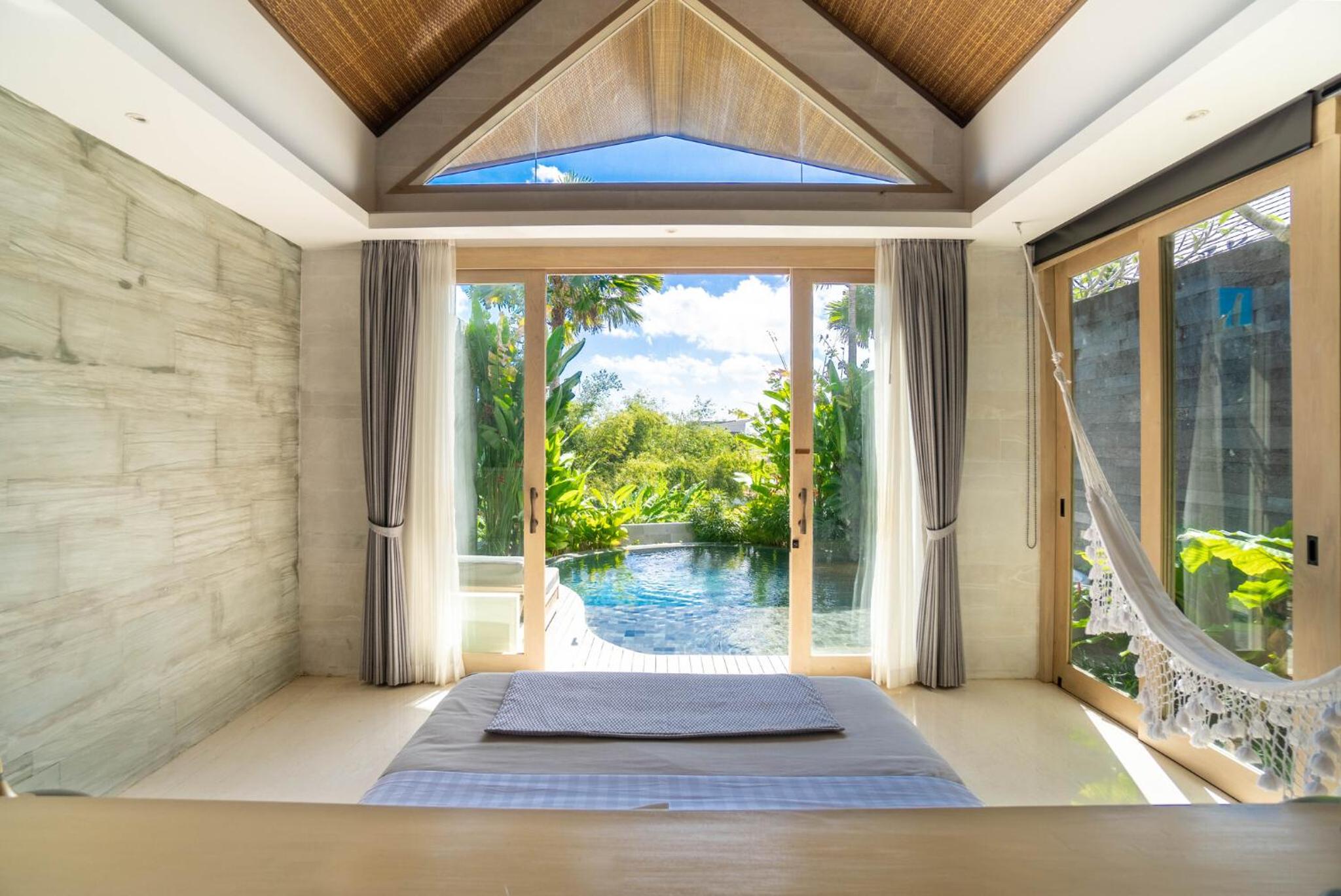 Royal Smart One-Bedroom with Private Pool and Jacuzzi - Photo 9
