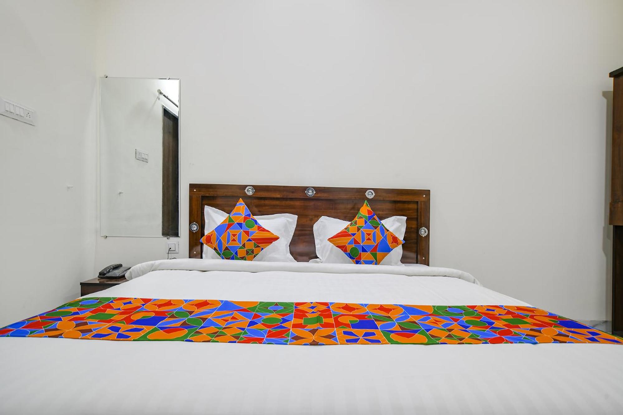 Deluxe Room - Photo 4