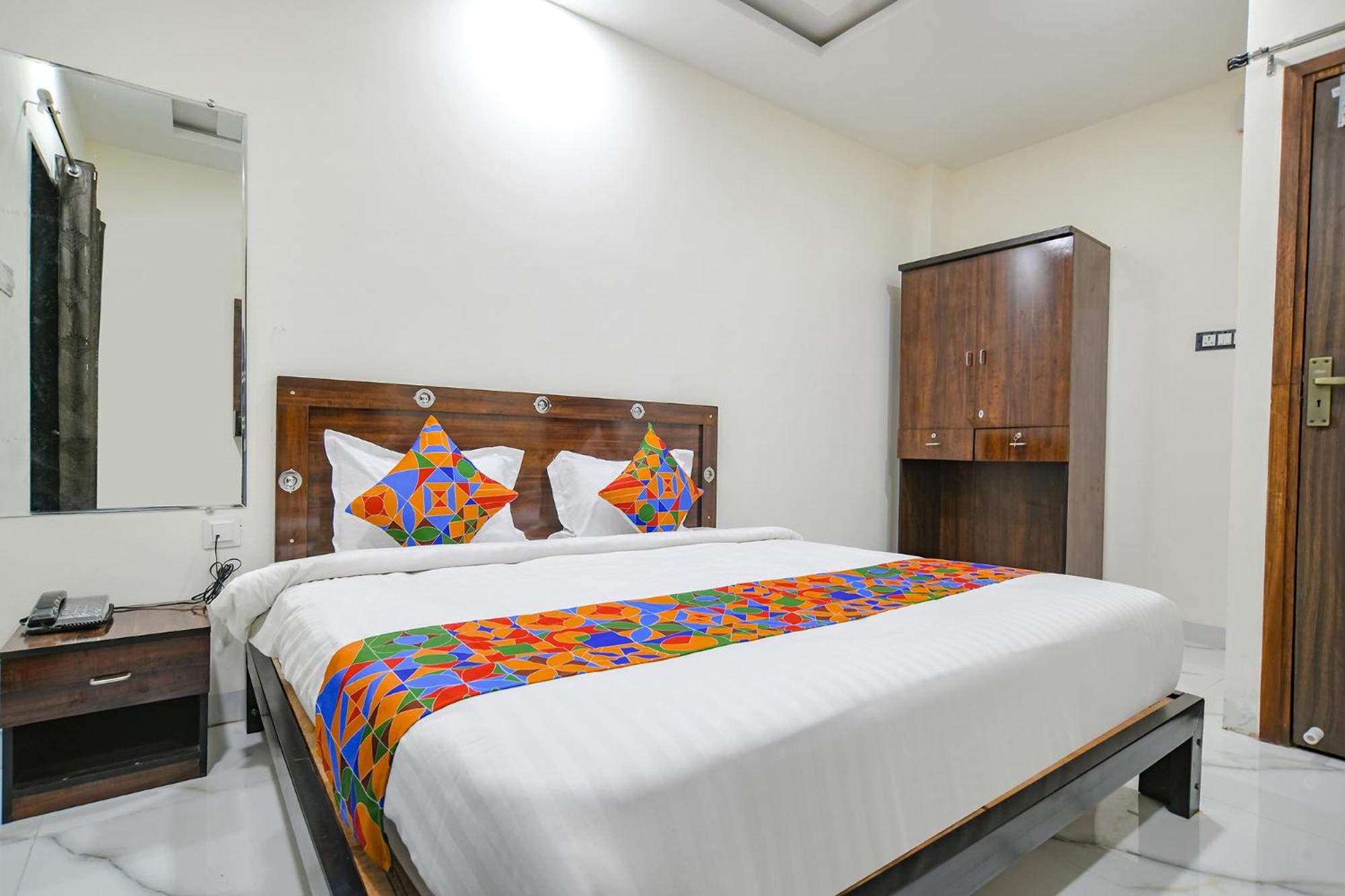 Deluxe Room - Photo 1