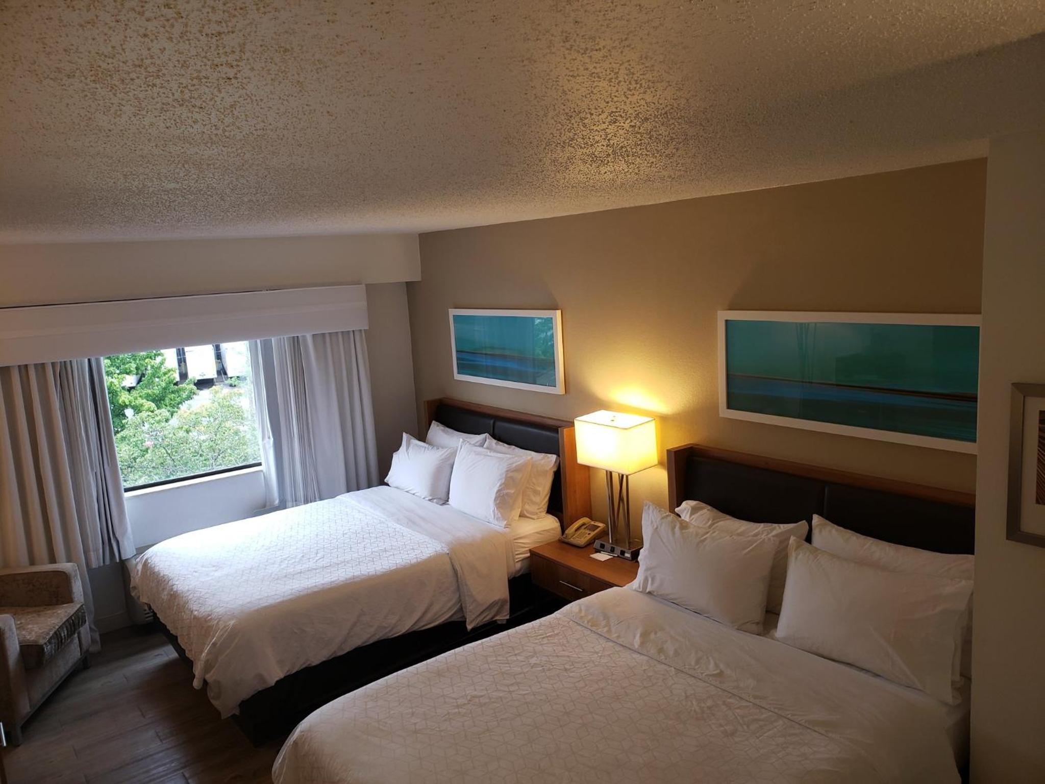 Standard Room with Two Queen Beds - Photo 1