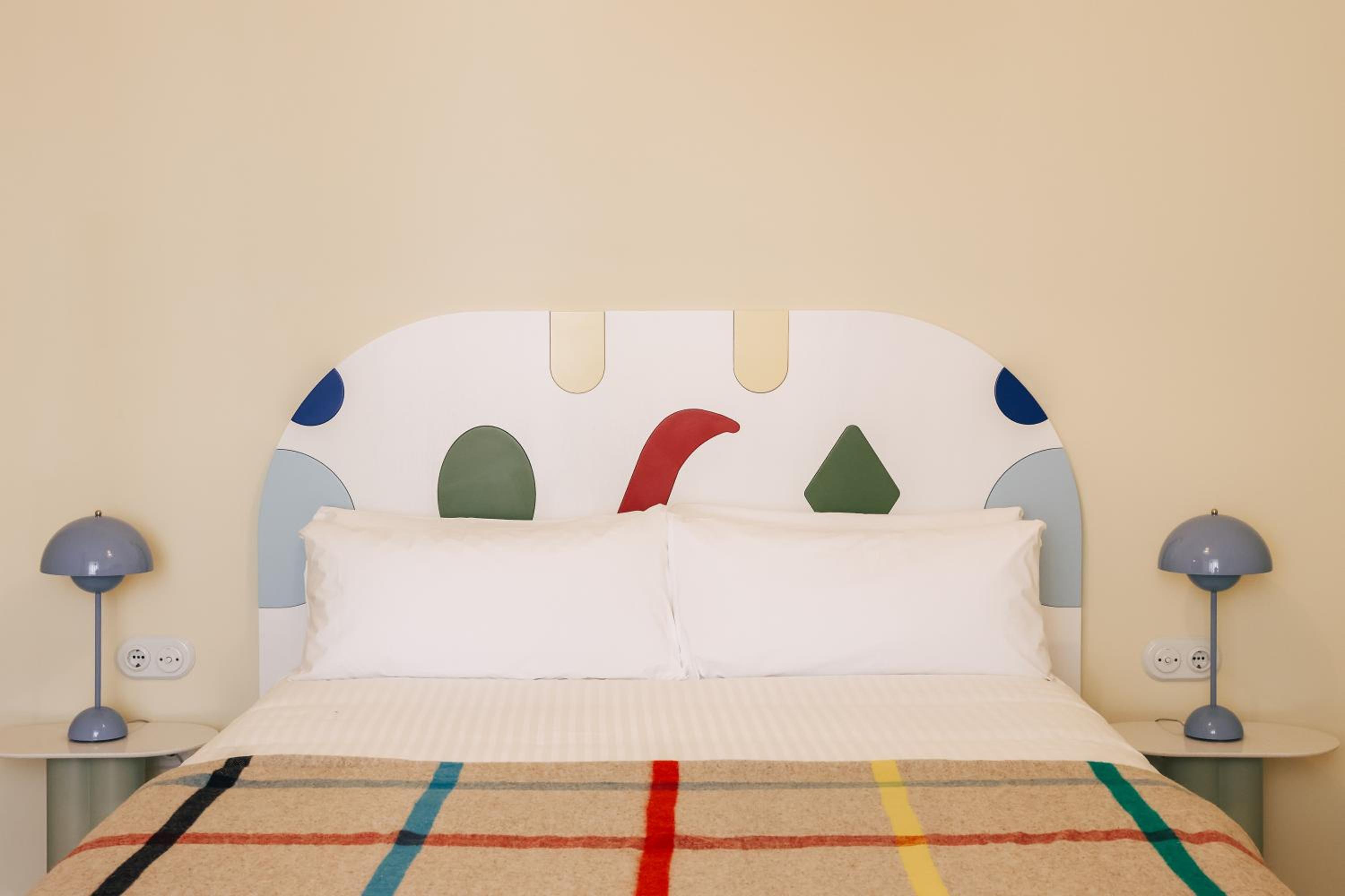 Standard Double Room - Photo 9