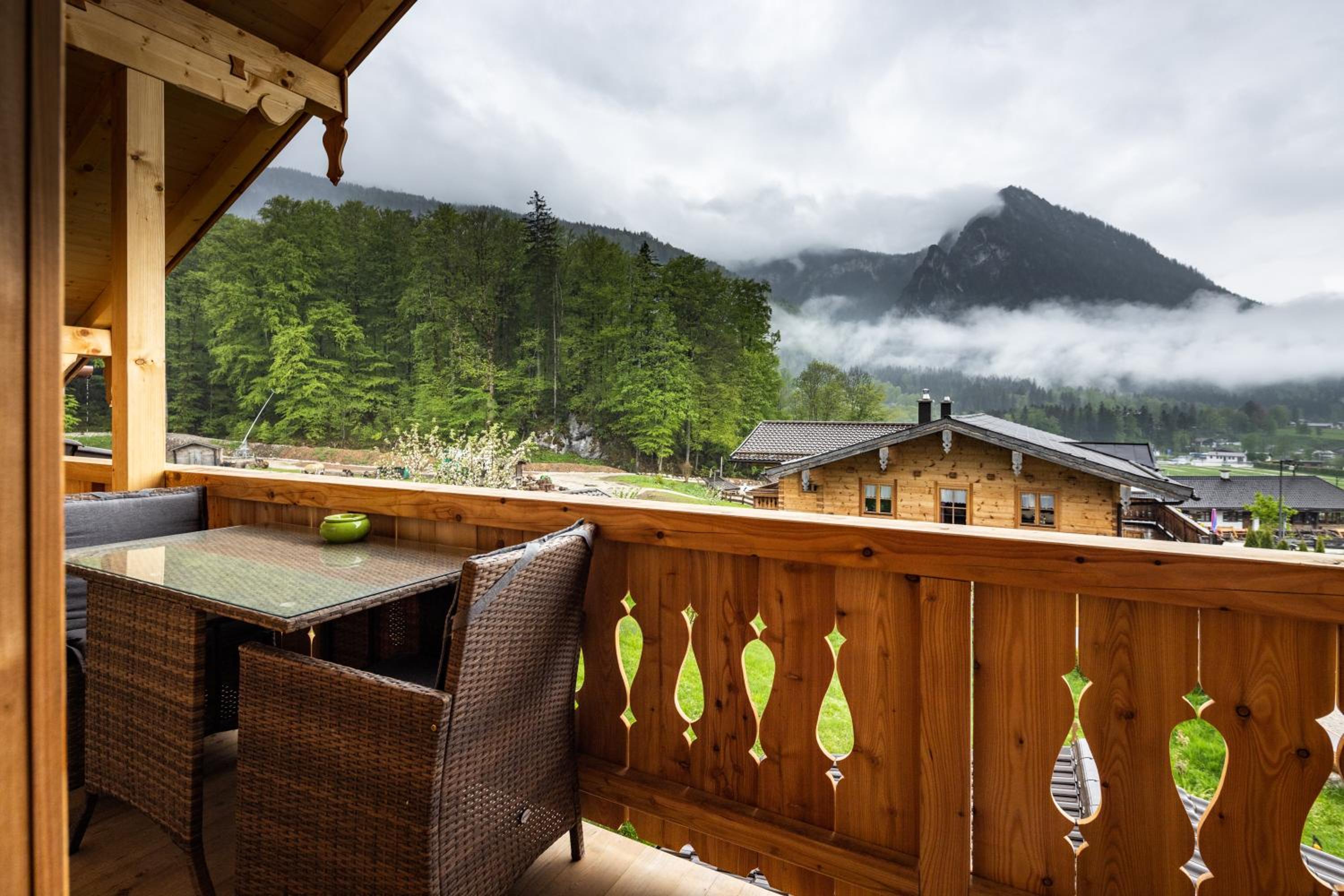 Apartment with Mountain View photo 3