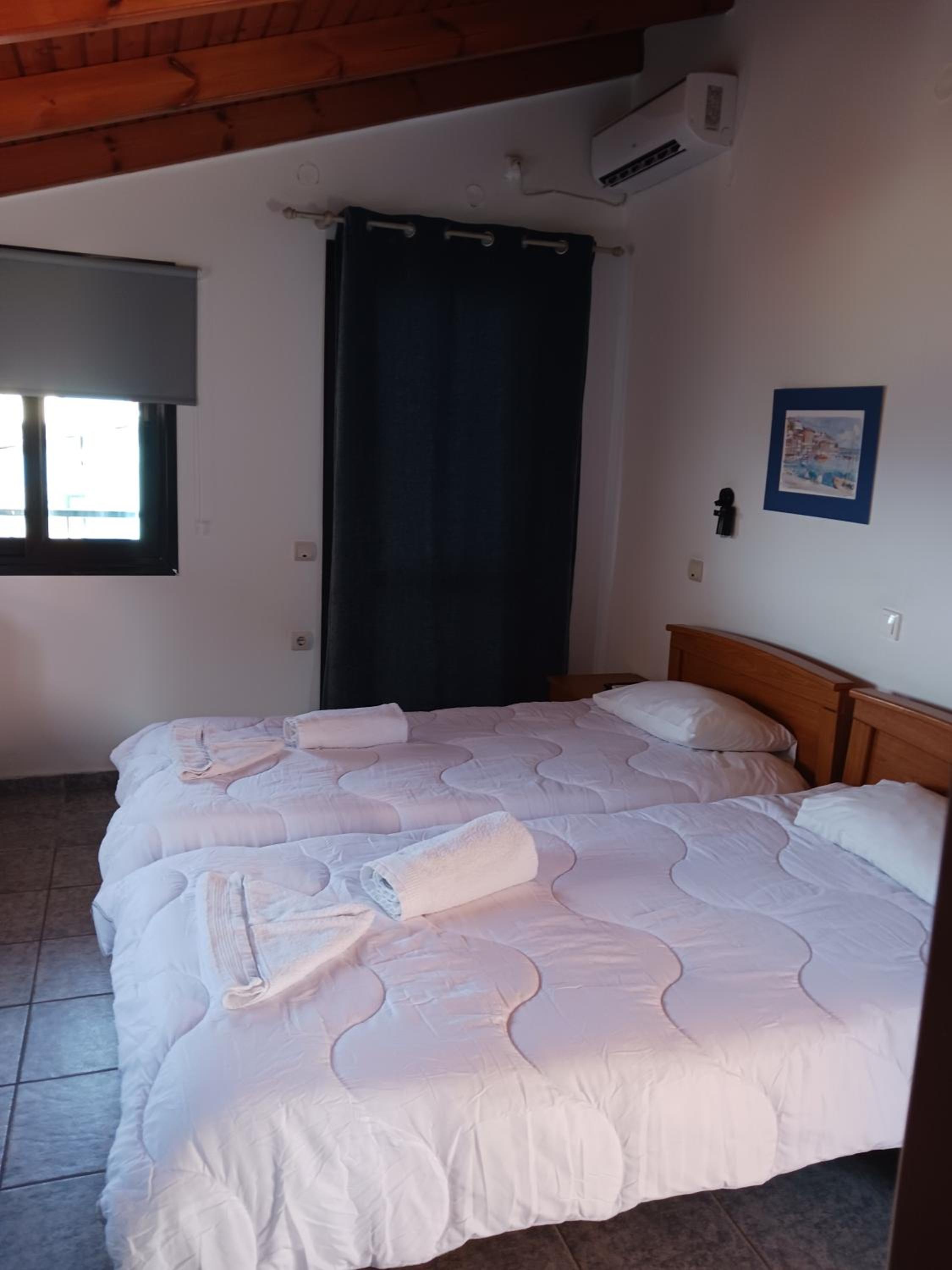 Economy Twin Room photo 1