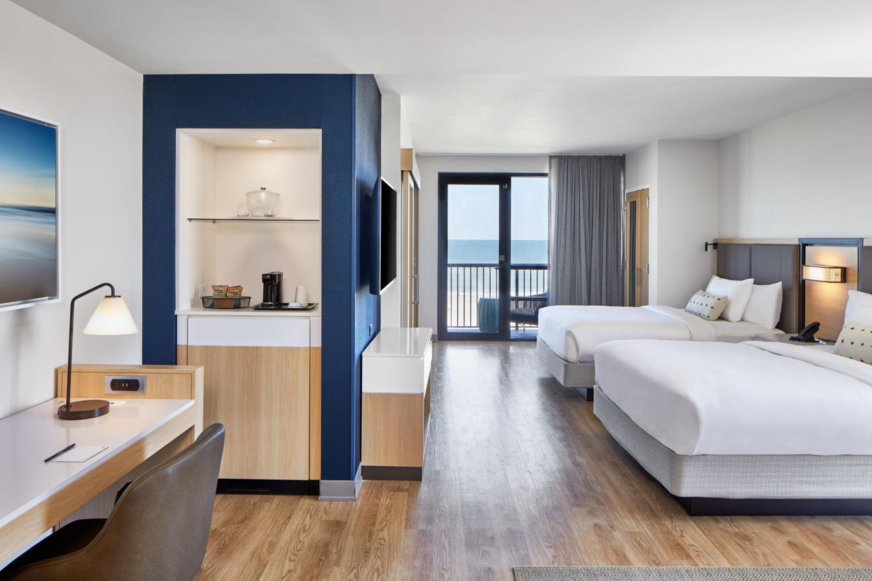 Oceanfront Queen Studio Suite with Trundle Bed and Balcony