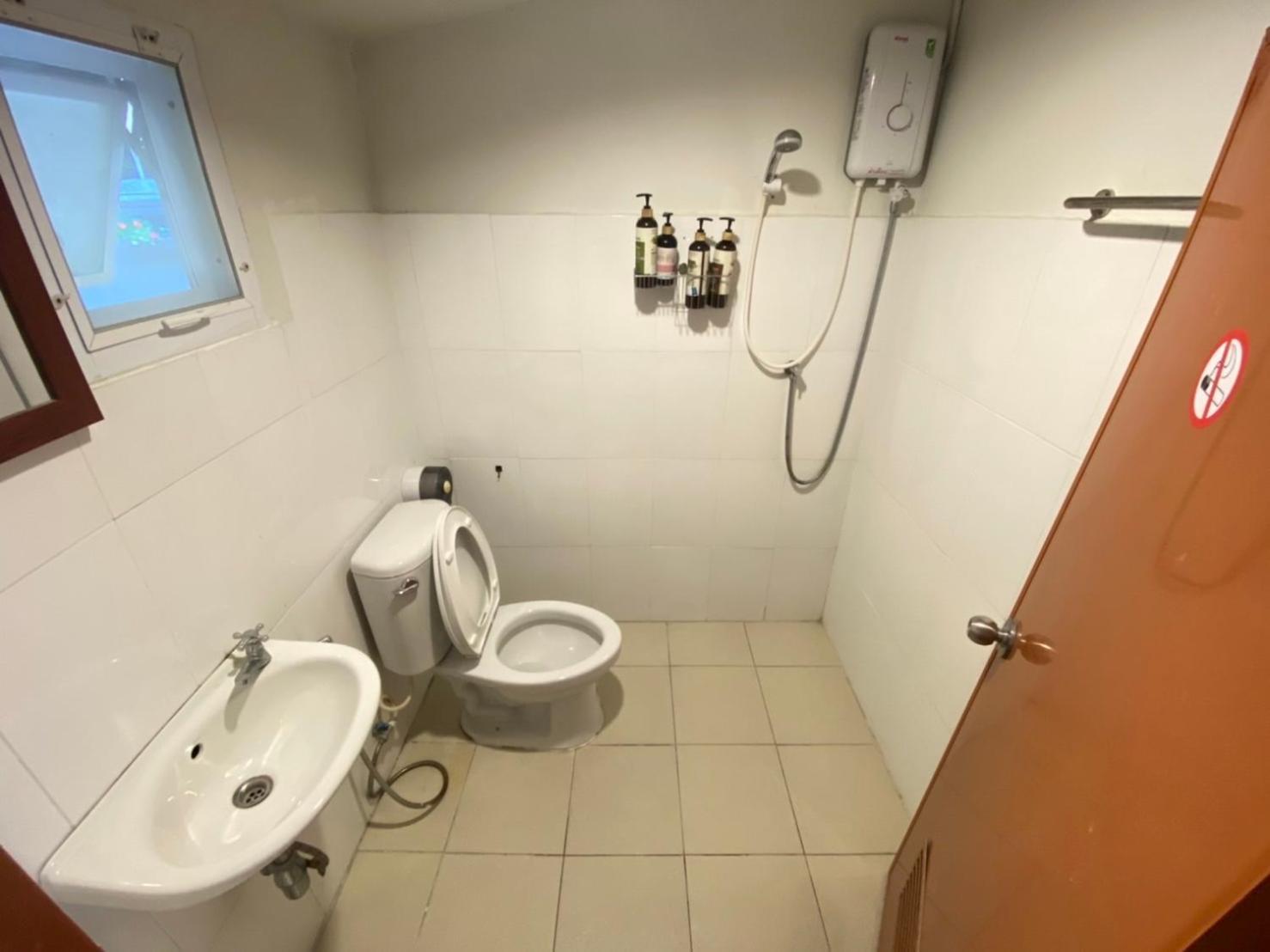 Family Room with Private Bathroom - Photo 11
