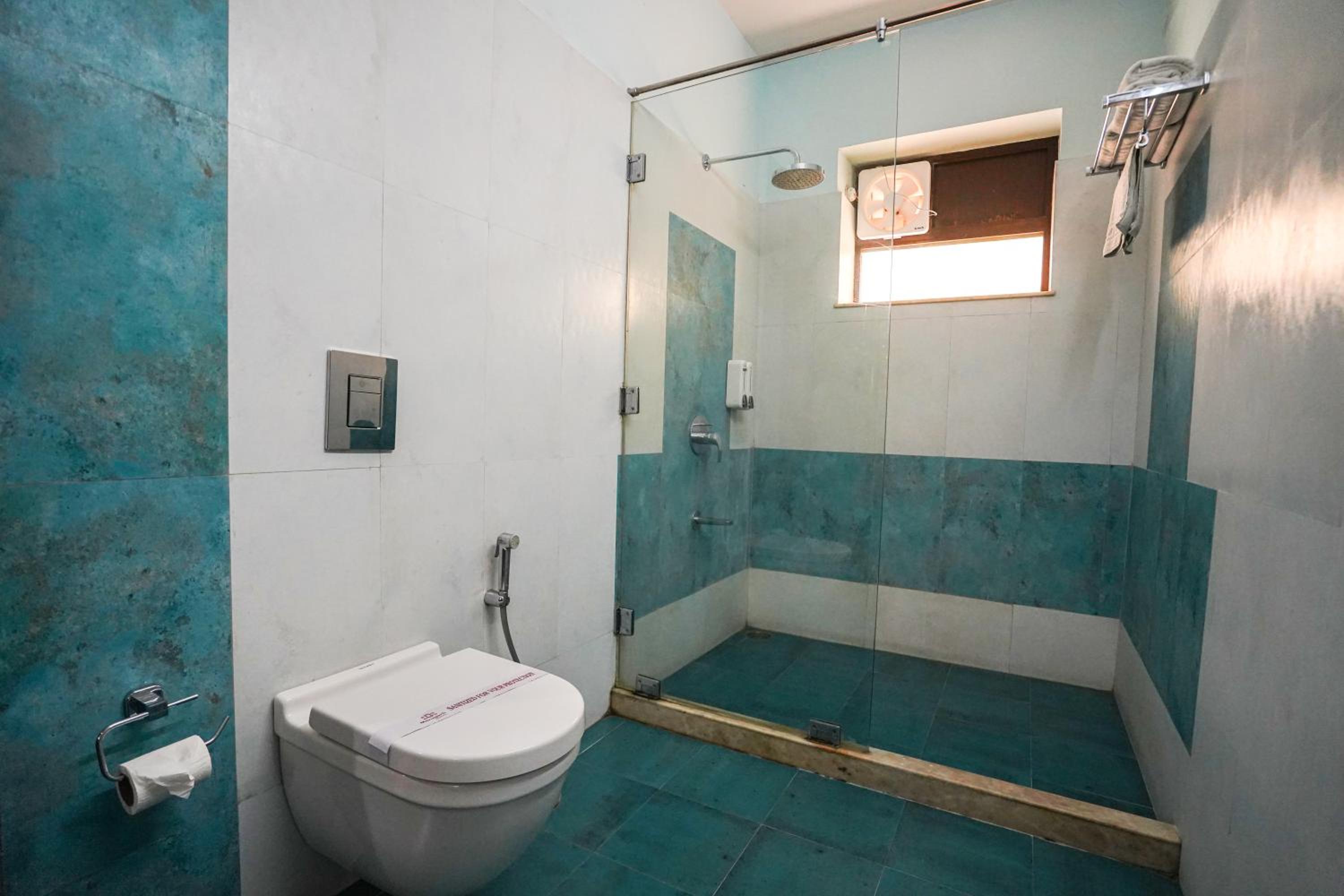 King Room with Pool View photo 2