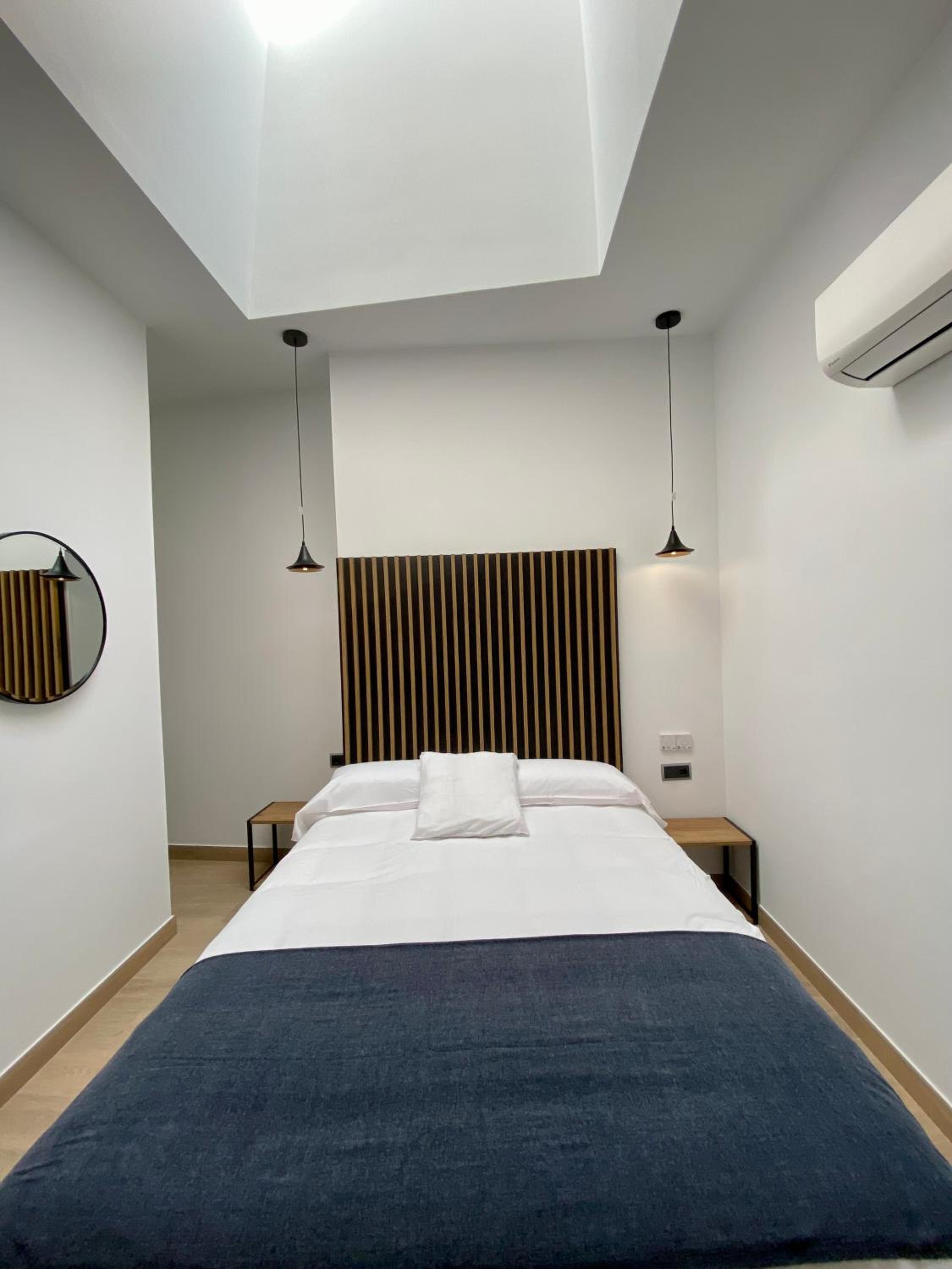 Double or Twin Room - Photo 8
